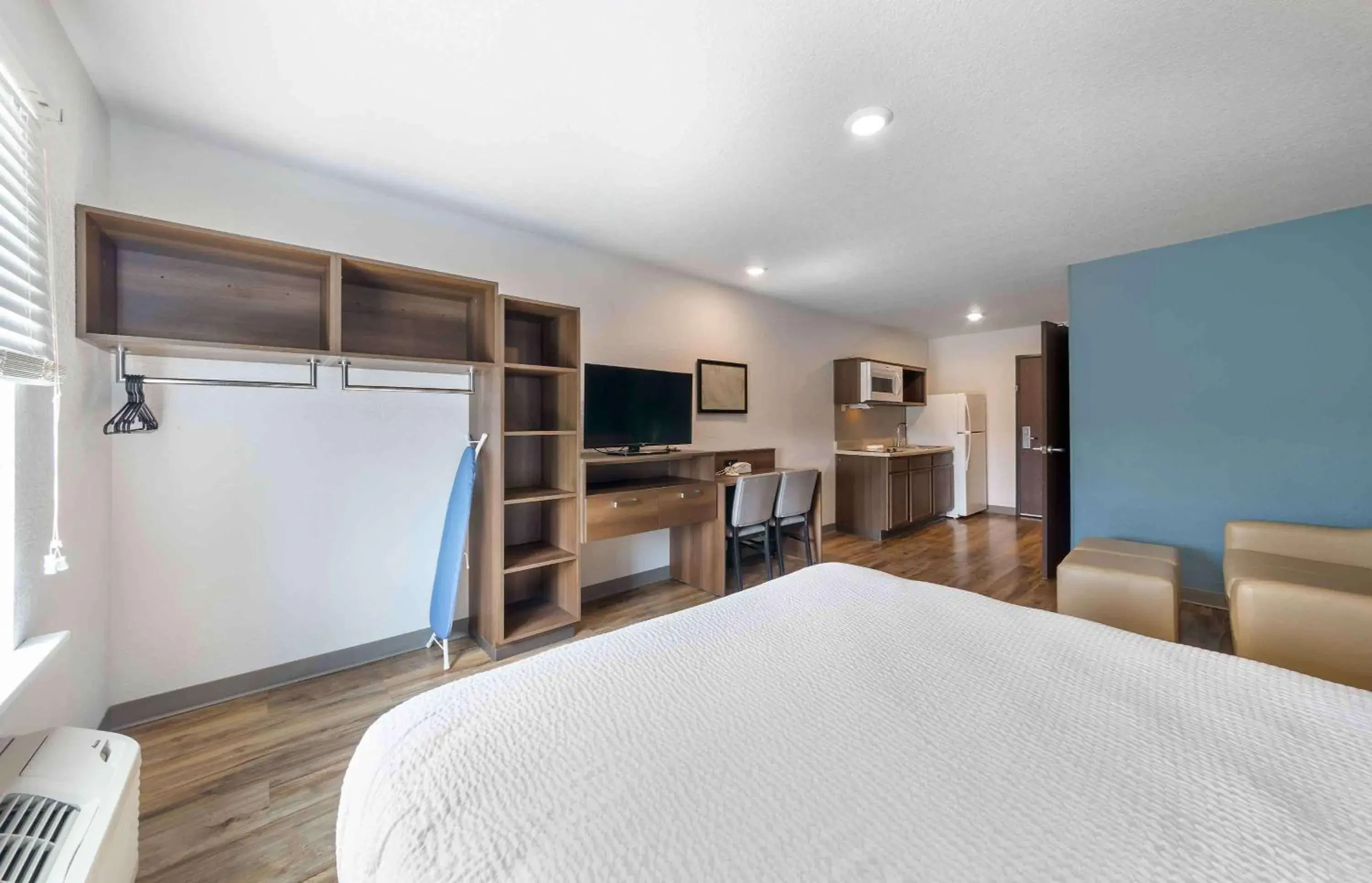 Bedroom in Extended Stay America Suites - Deerfield Beach