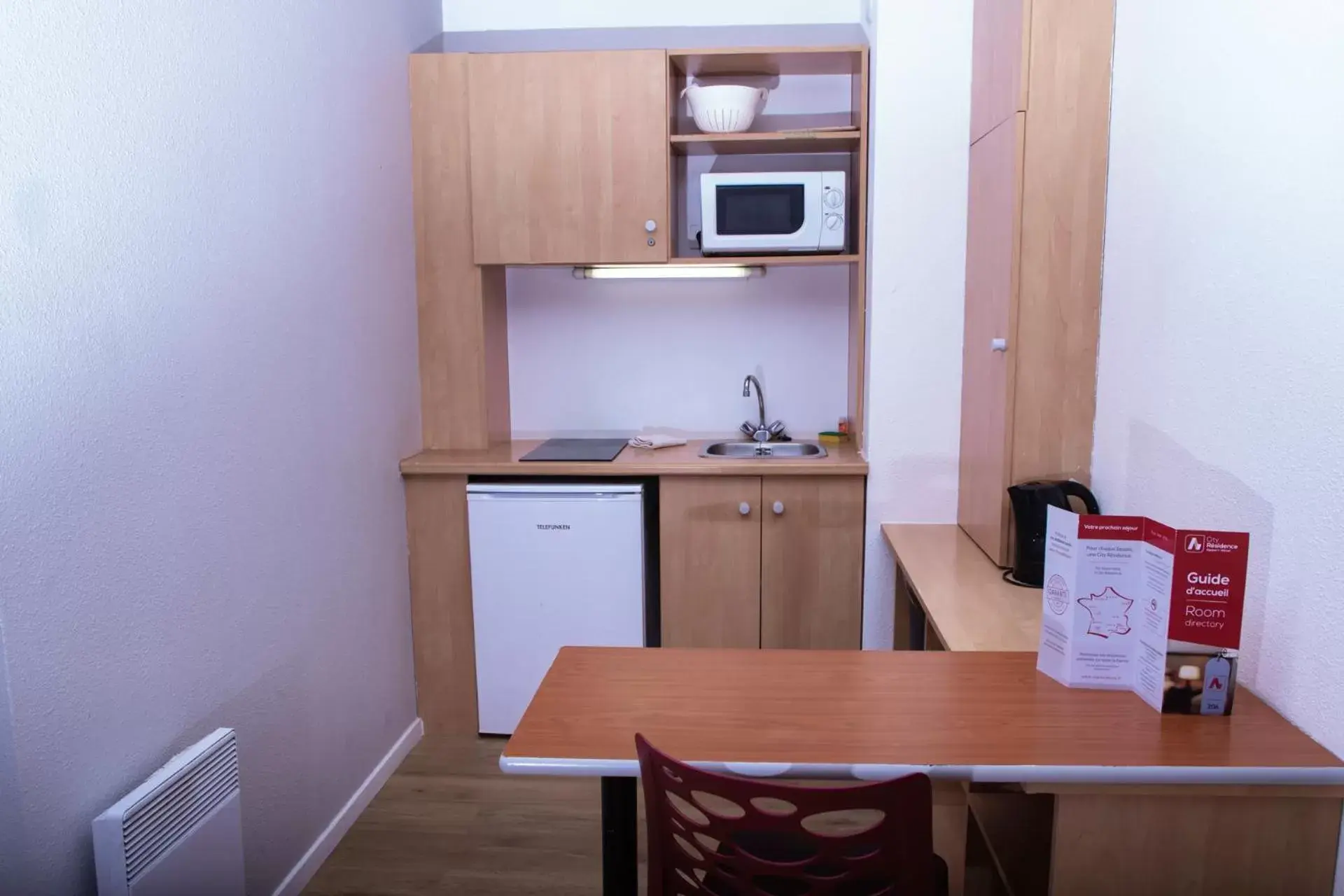 Kitchen or kitchenette, Kitchen/Kitchenette in City Residence Access Strasbourg