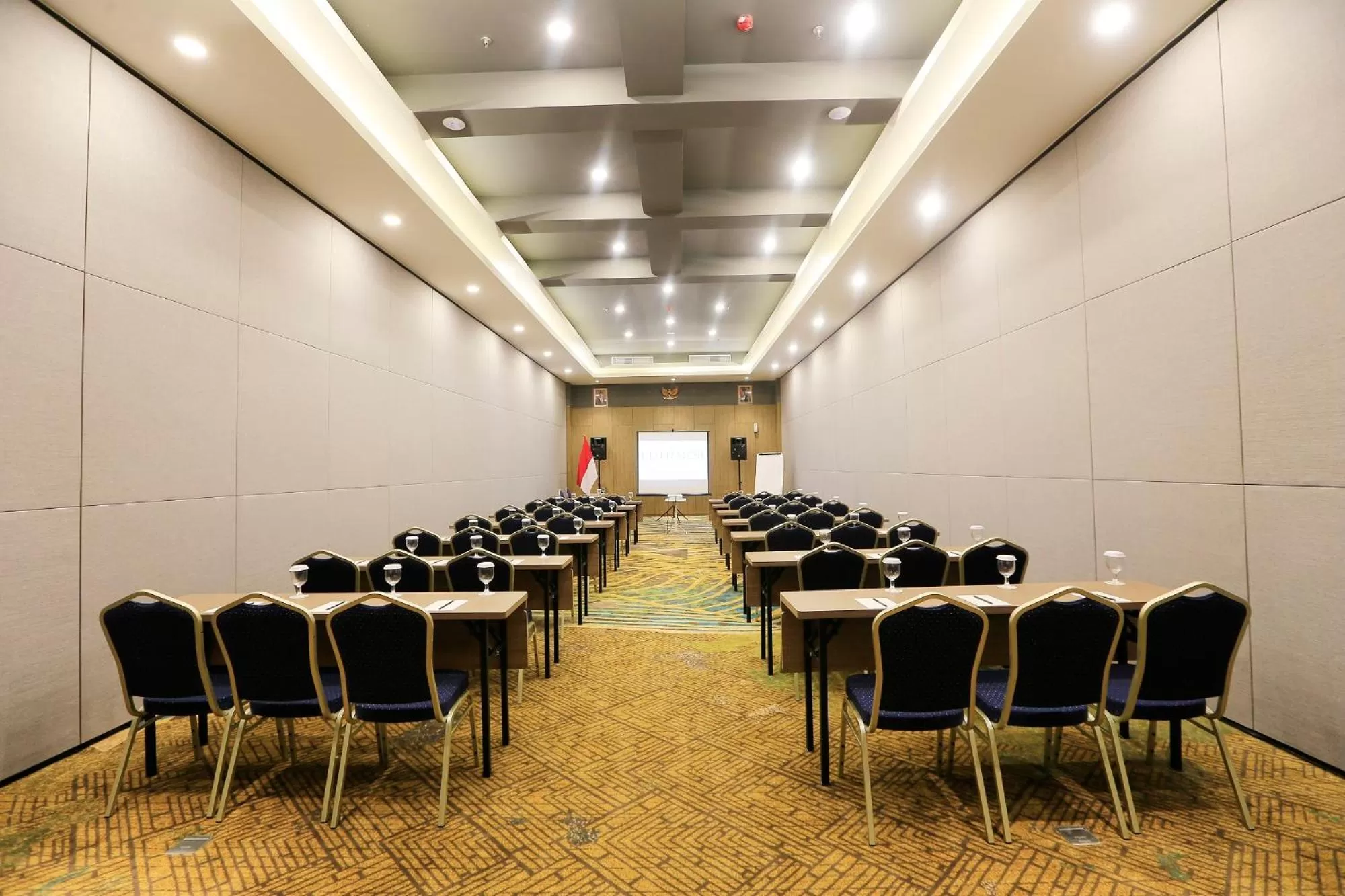 Area and facilities in Luminor Hotel Purwokerto By WH