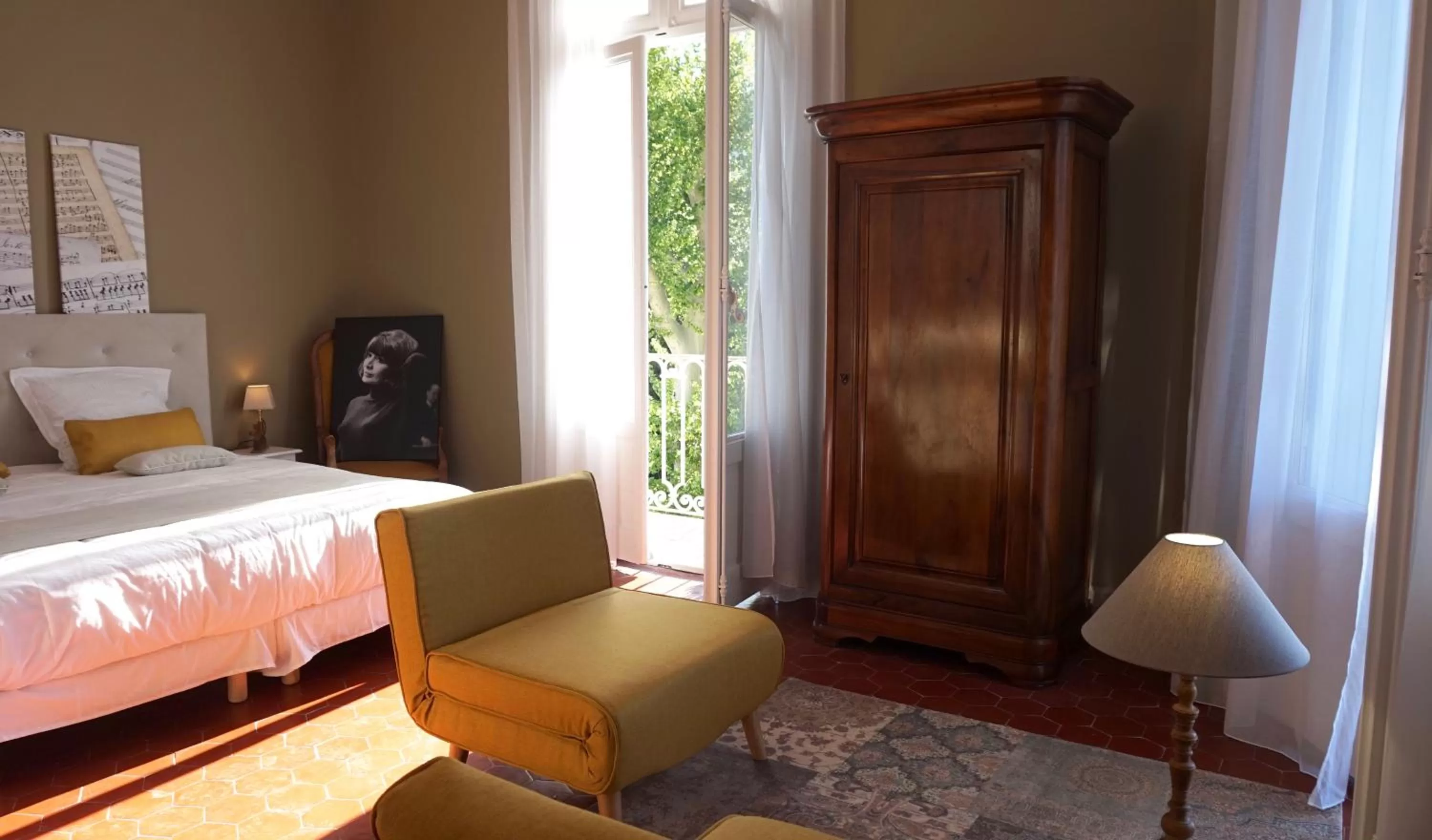 Photo of the whole room, Bed in La Domitia - Maison d'hôtes, massages & bien-être