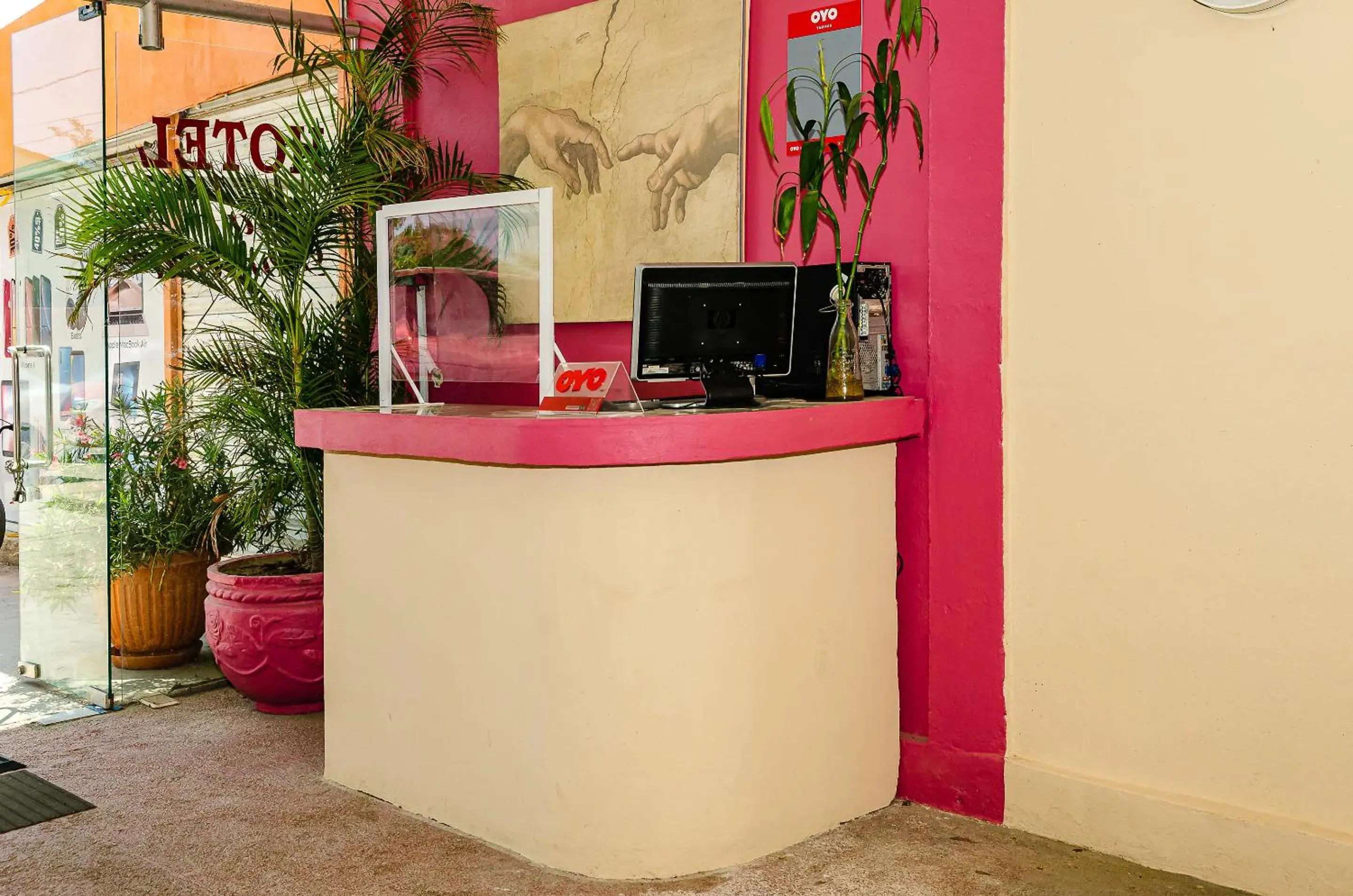 Lobby or reception in OYO Hotel Cabo Del Sur, Cabo San Lucas