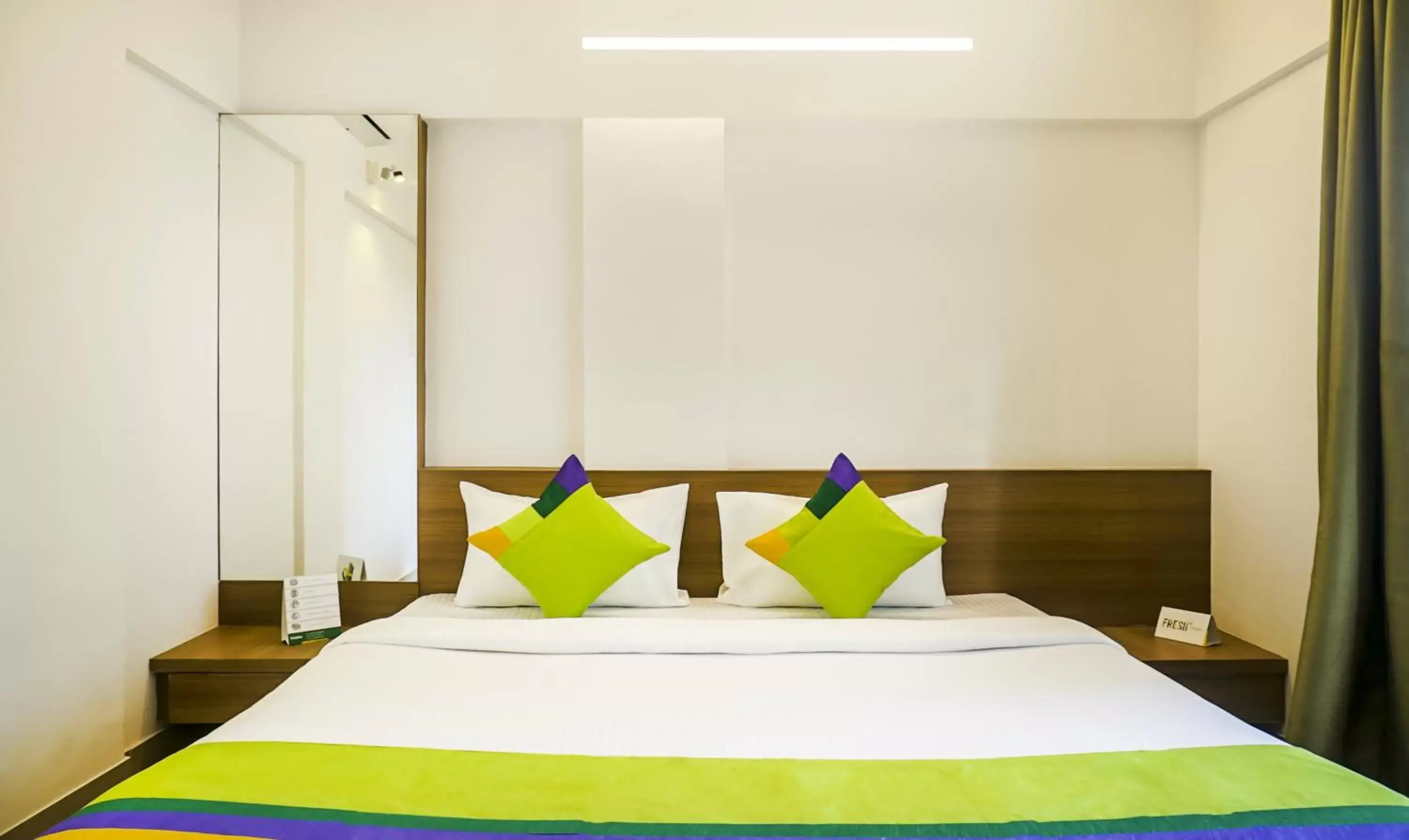 Bed in Treebo Luxe Suite, Shivaji Nagar Bed in Treebo Luxe Suite, Shivaji Nagar