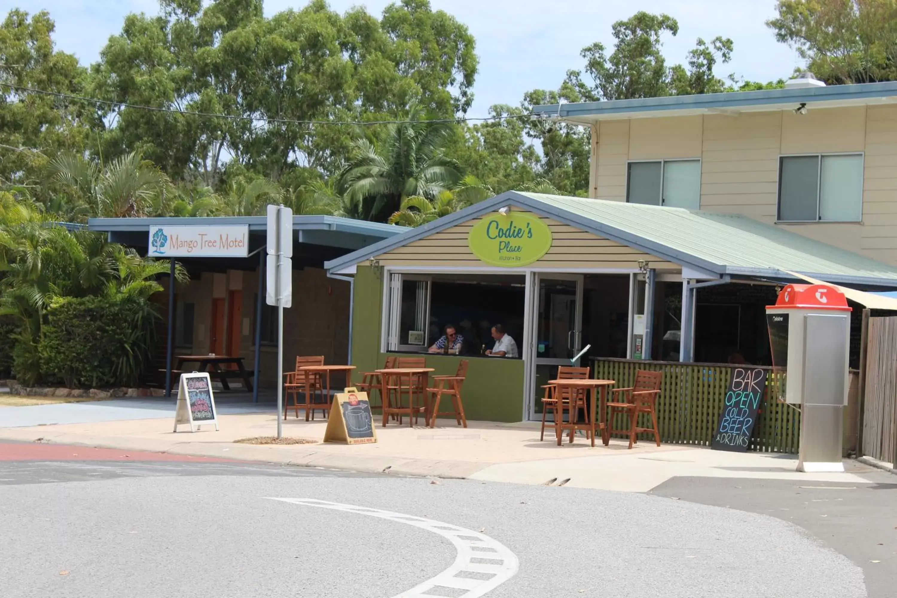 Restaurant/places to eat in Mango Tree Motel Restaurant/places to eat in Mango Tree Motel