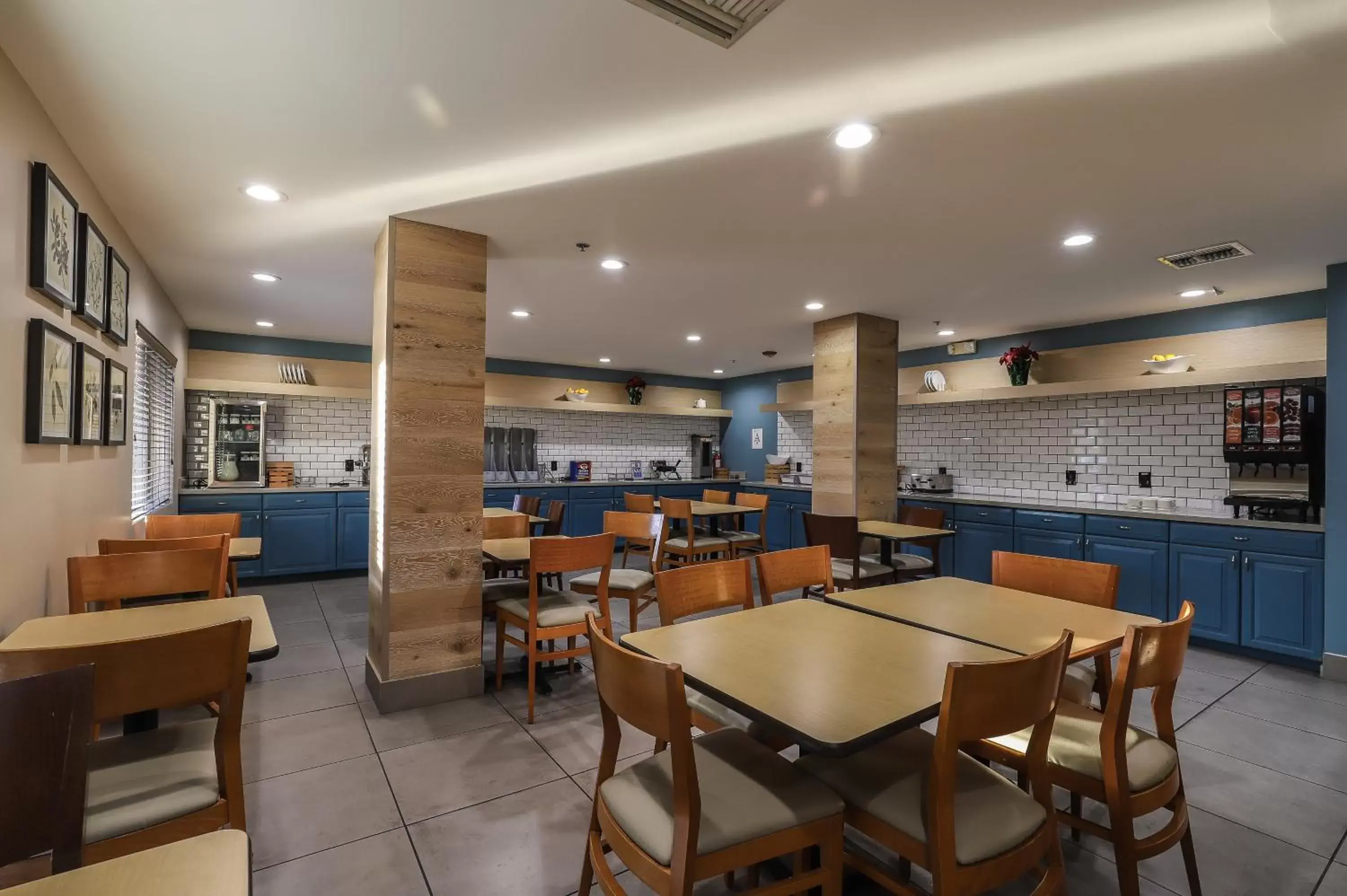 Buffet breakfast in Wingate by Wyndham Chandler Phoenix Buffet breakfast in Wingate by Wyndham Chandler Phoenix