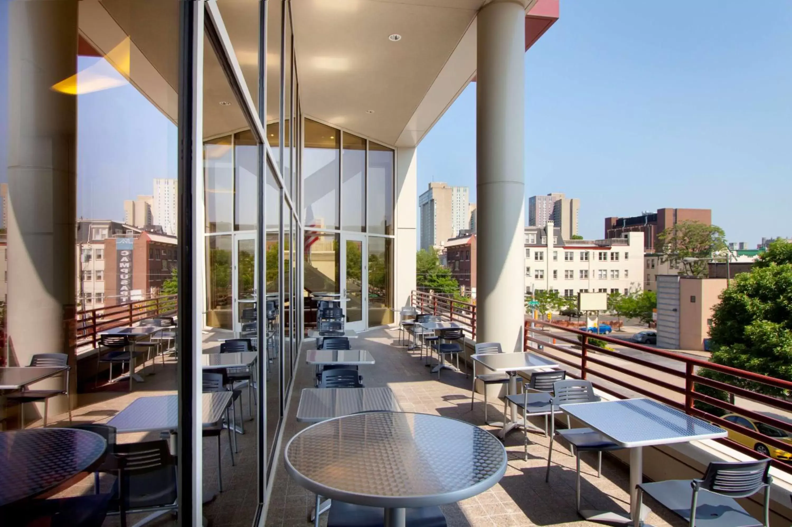 Dining area in Homewood Suites University City Philadelphia