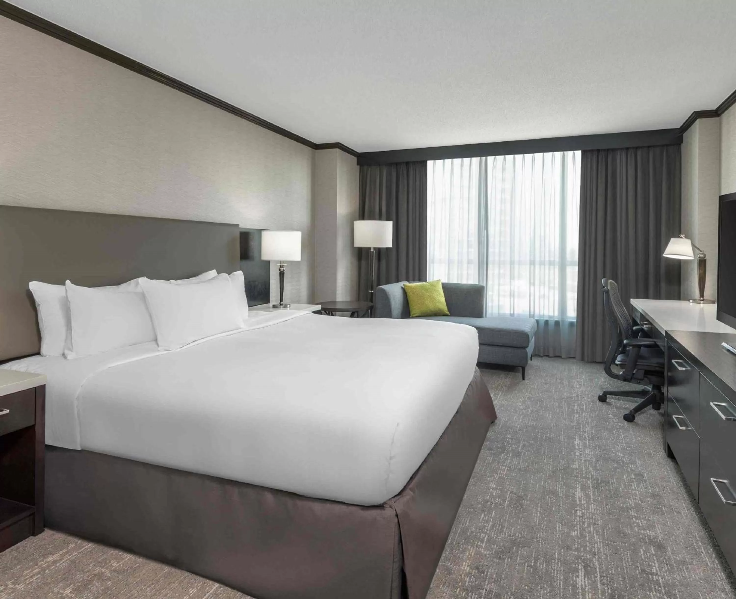 Bed in Hilton Vancouver Metrotown