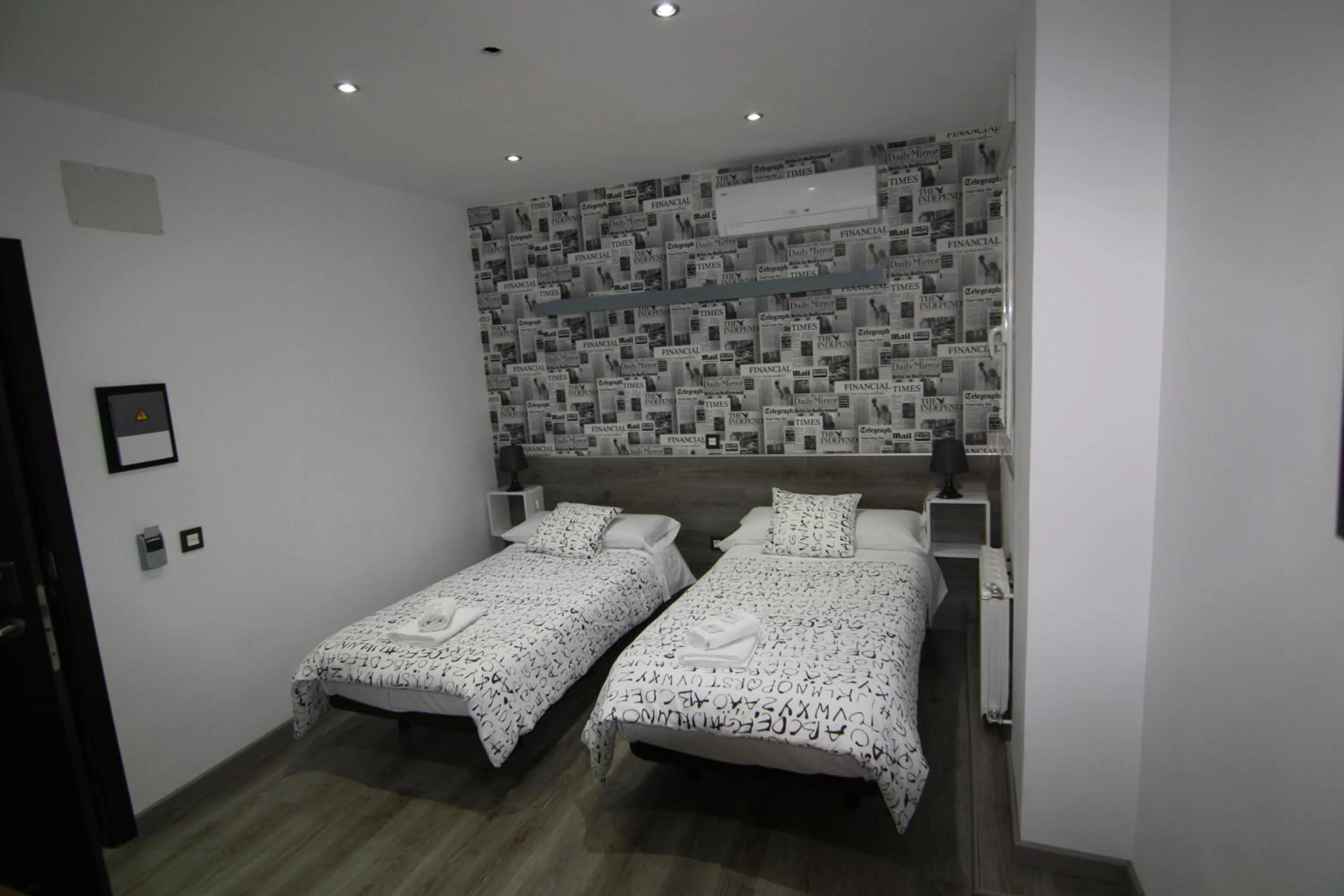 Bedroom, Bed in Hostal MH Fuencarral