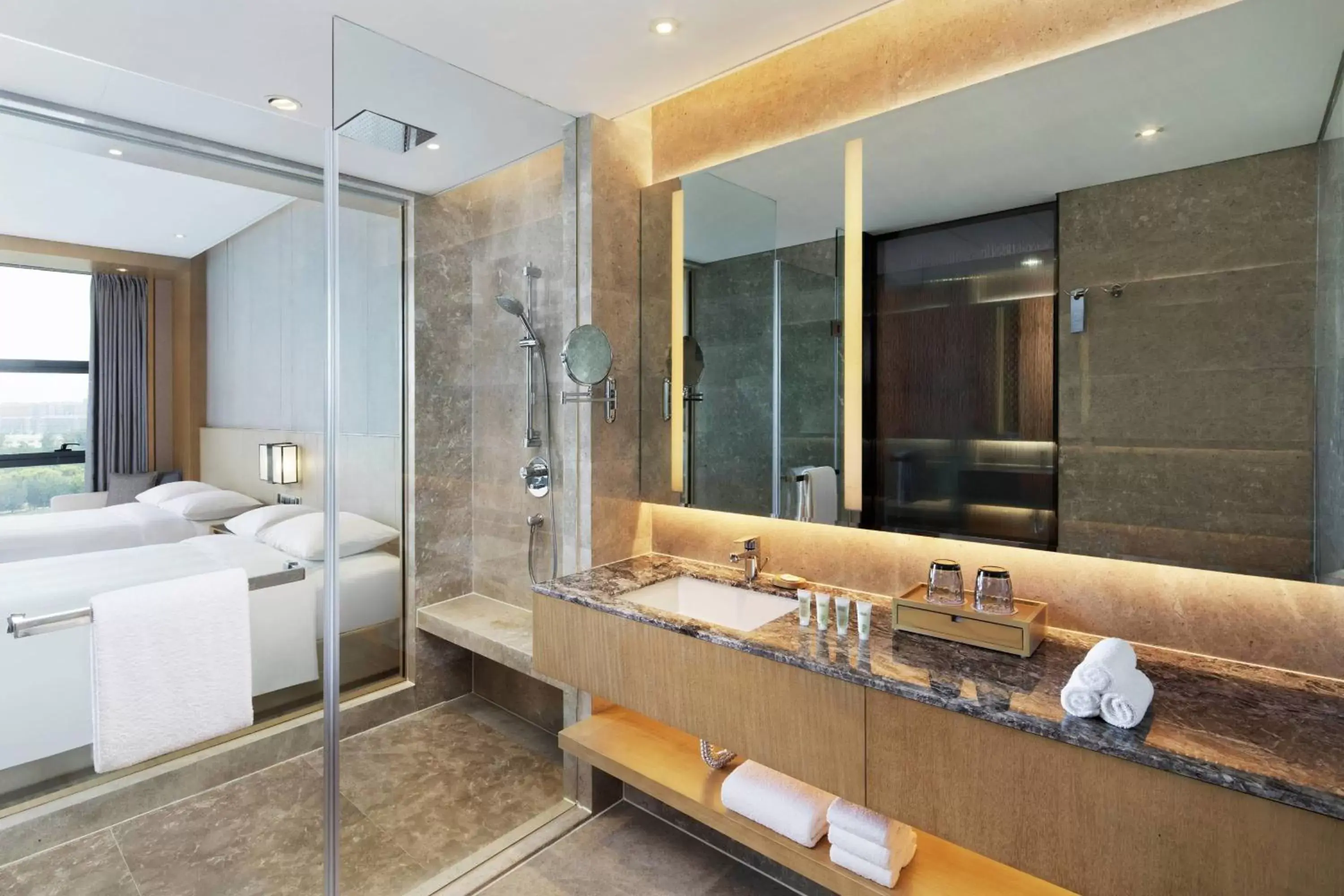 Bathroom in Courtyard by Marriott Zhengzhou Airport