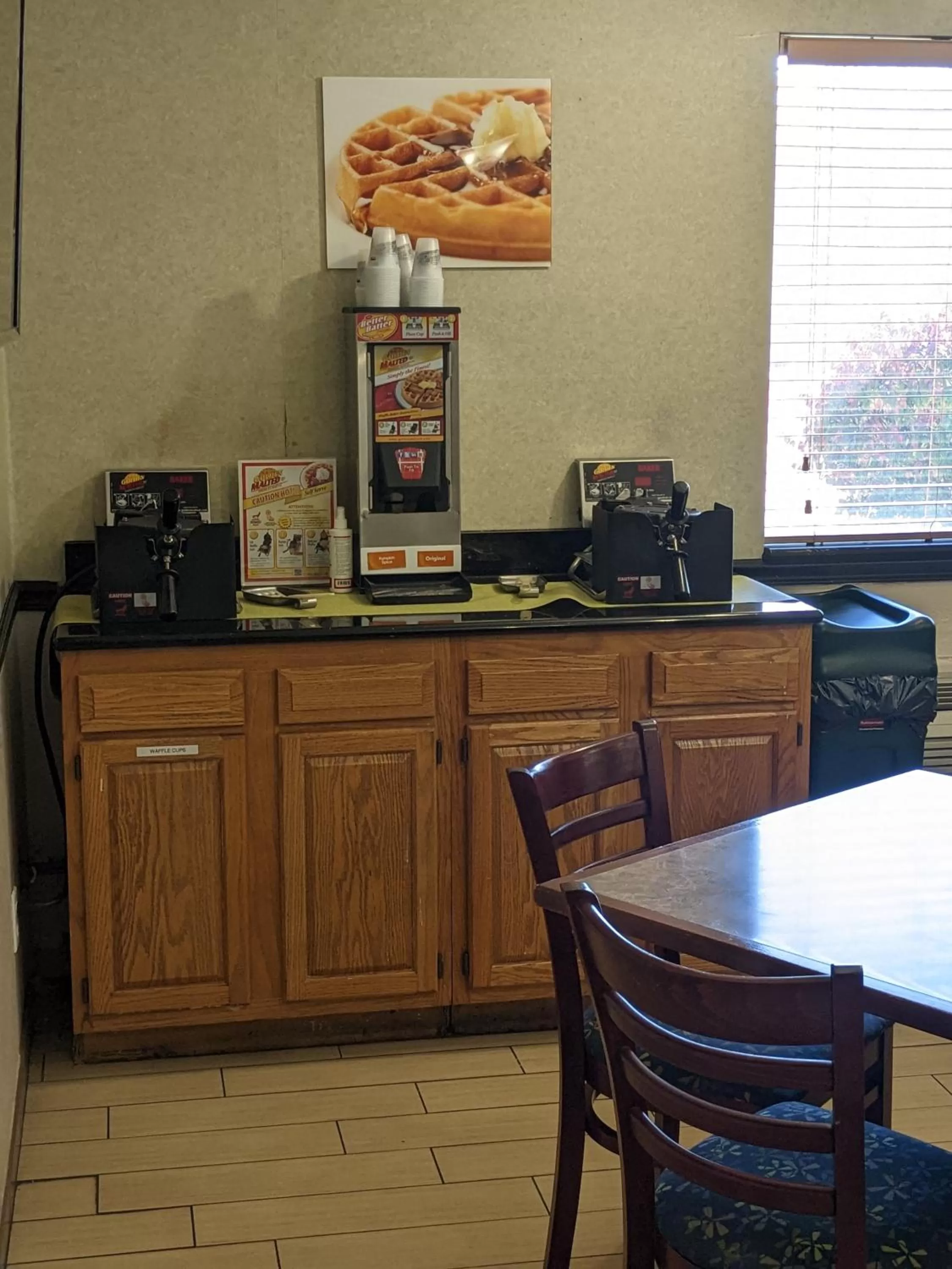 Breakfast in Quality Inn & Suites Delaware South