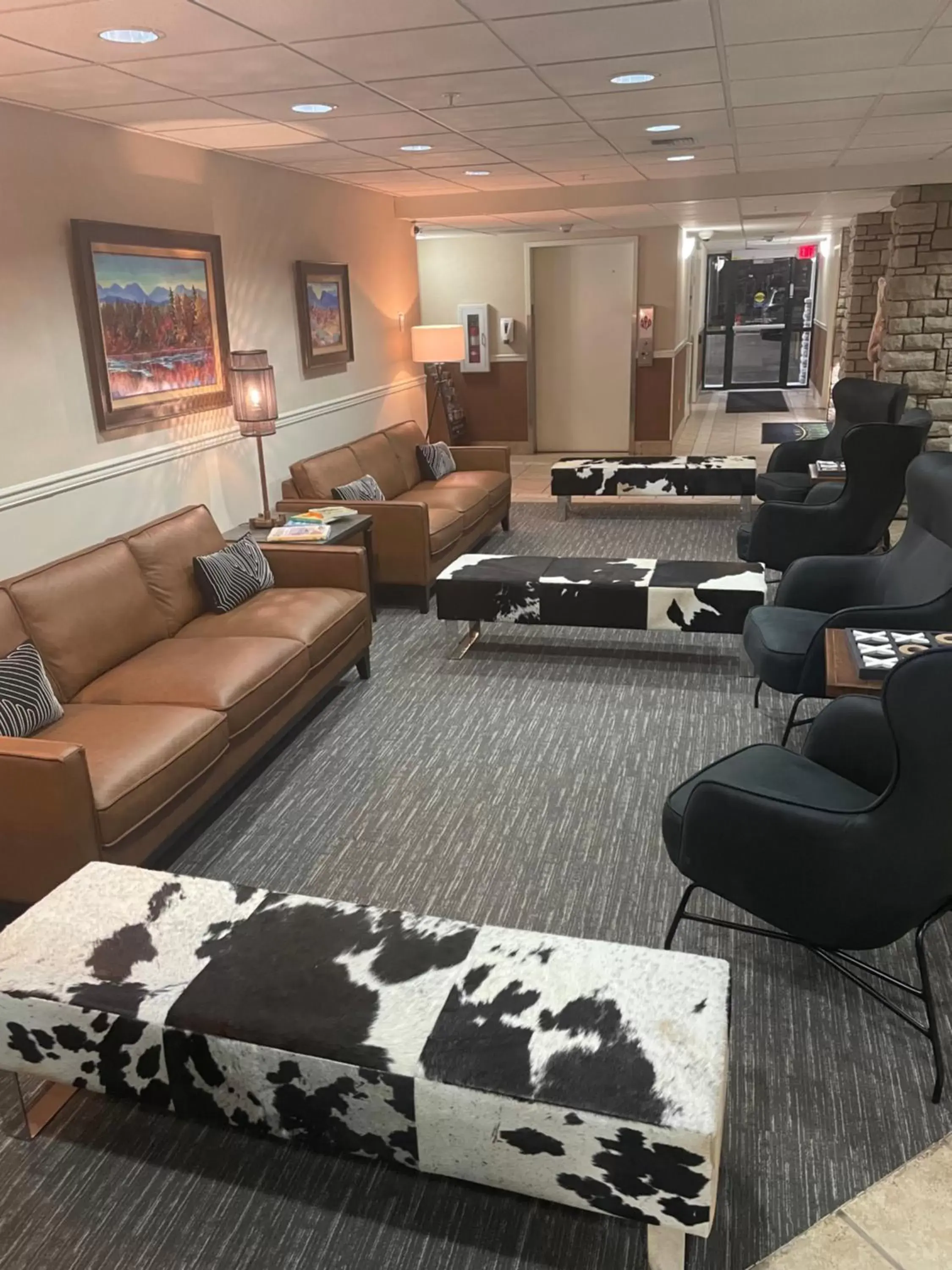 Living room, Seating Area in Boothill Inn and Suites