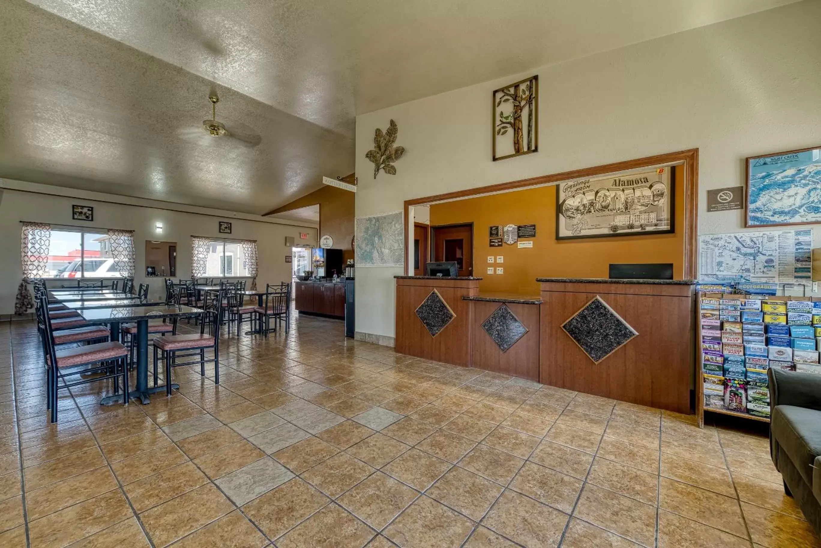 Lobby or reception in Super 8 by Wyndham Alamosa