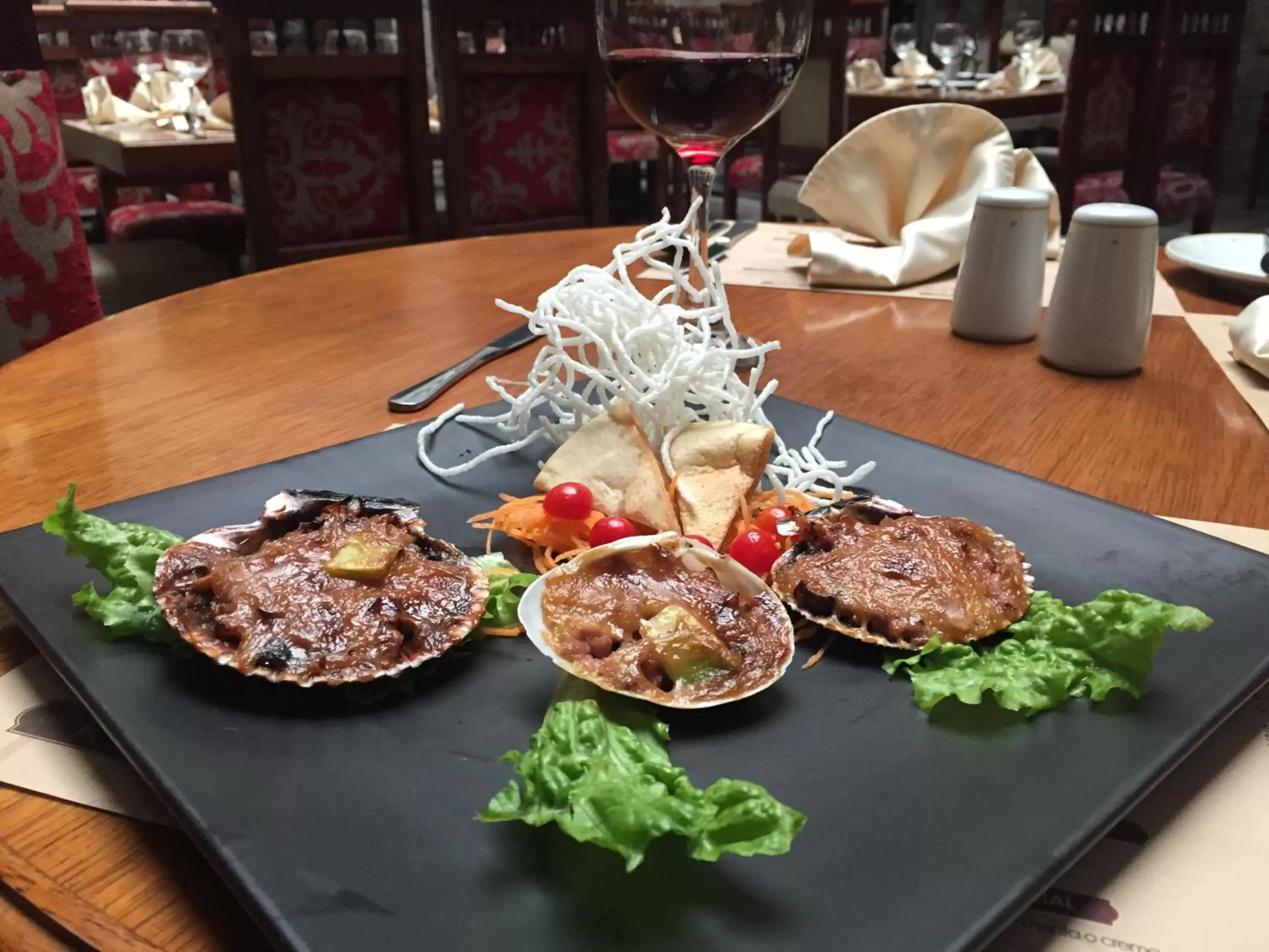 Food, Restaurant/Places to Eat in Roka Plaza Hotel Boutique