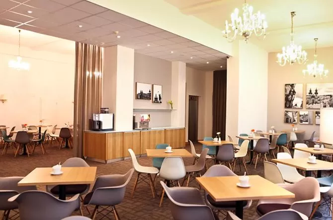 Restaurant/places to eat in Central Hotel Prague