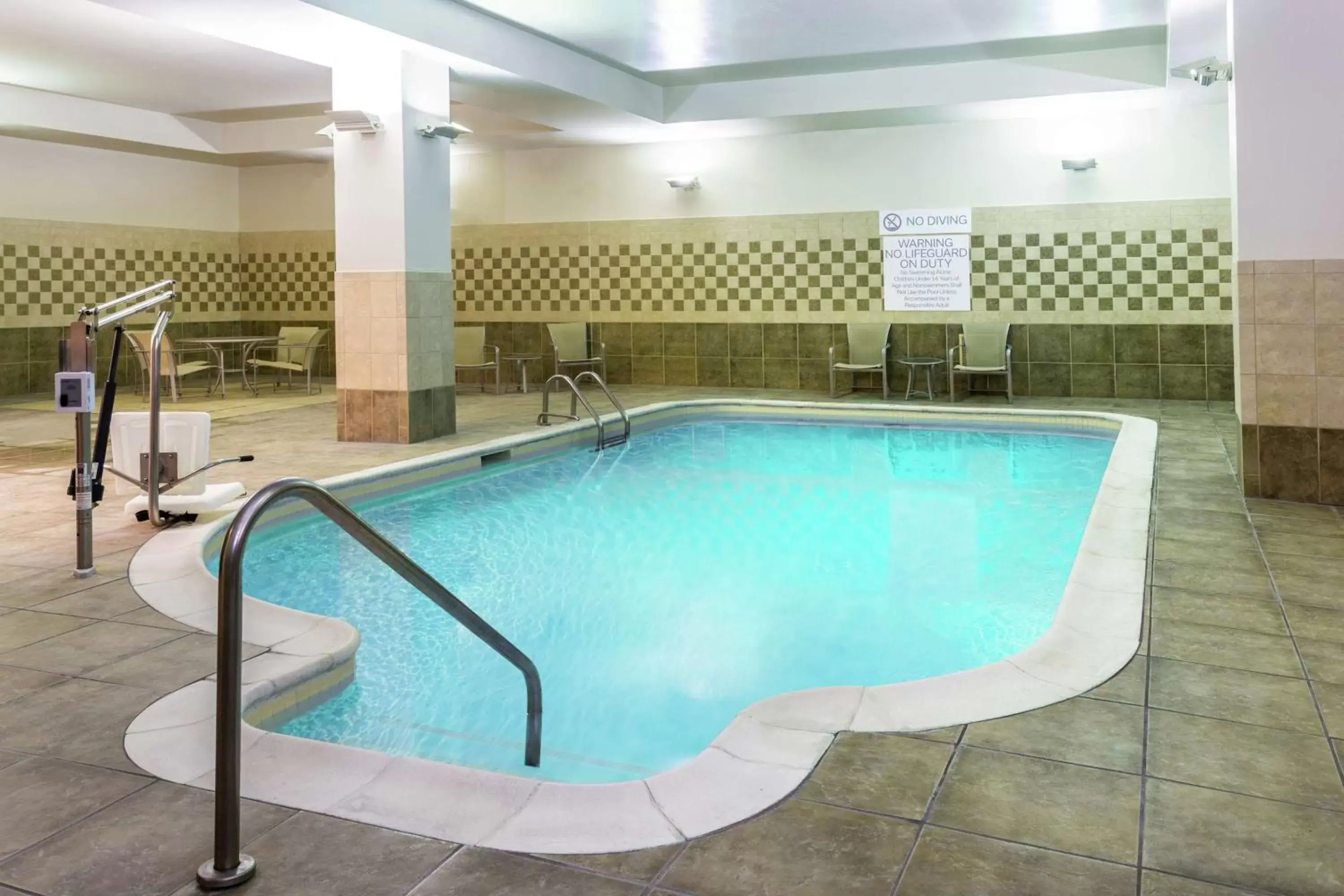 Pool view, Swimming Pool in Hilton Garden Inn Indianapolis Downtown