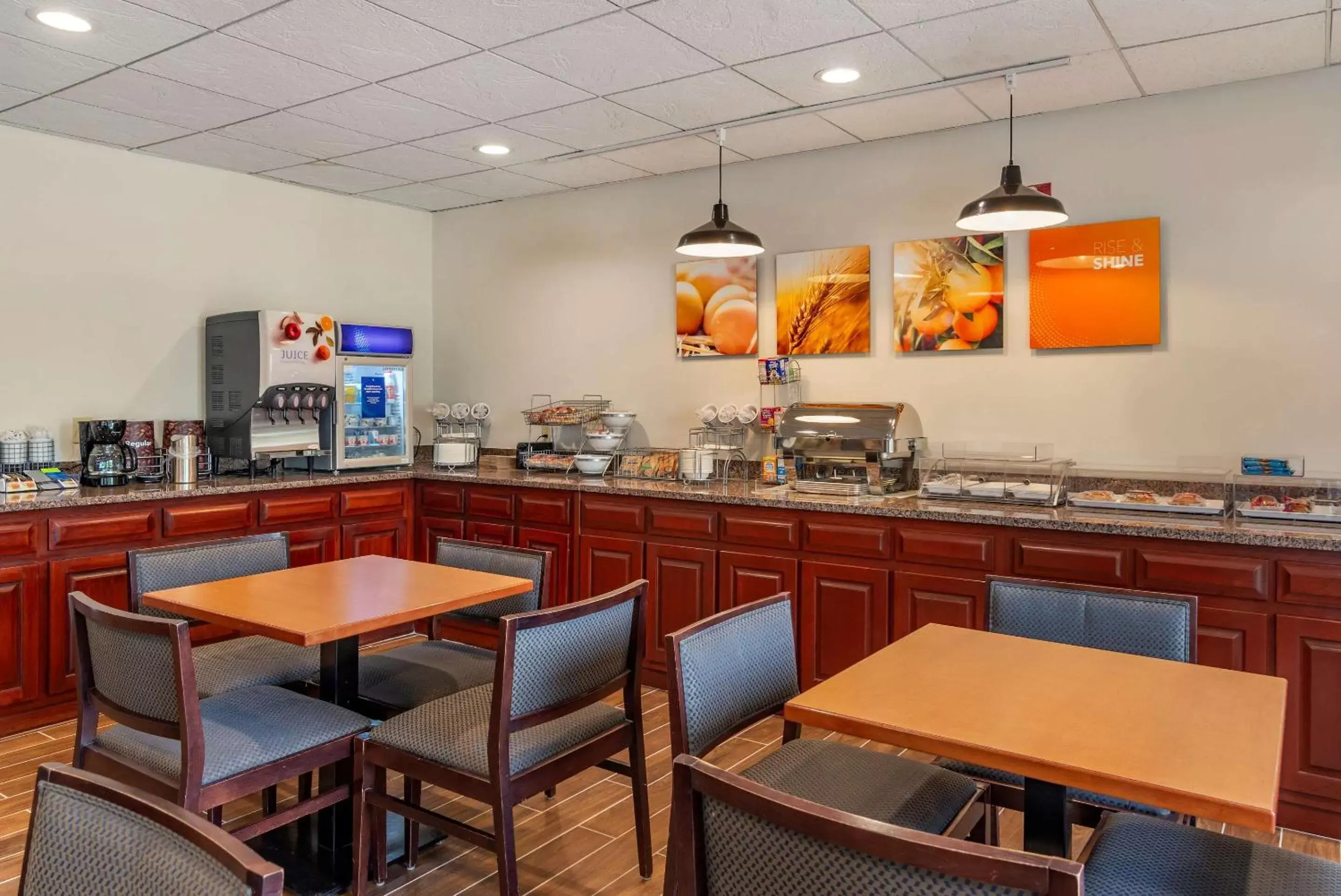 Restaurant/Places to Eat in Comfort Inn & Suites Dahlonega University Area