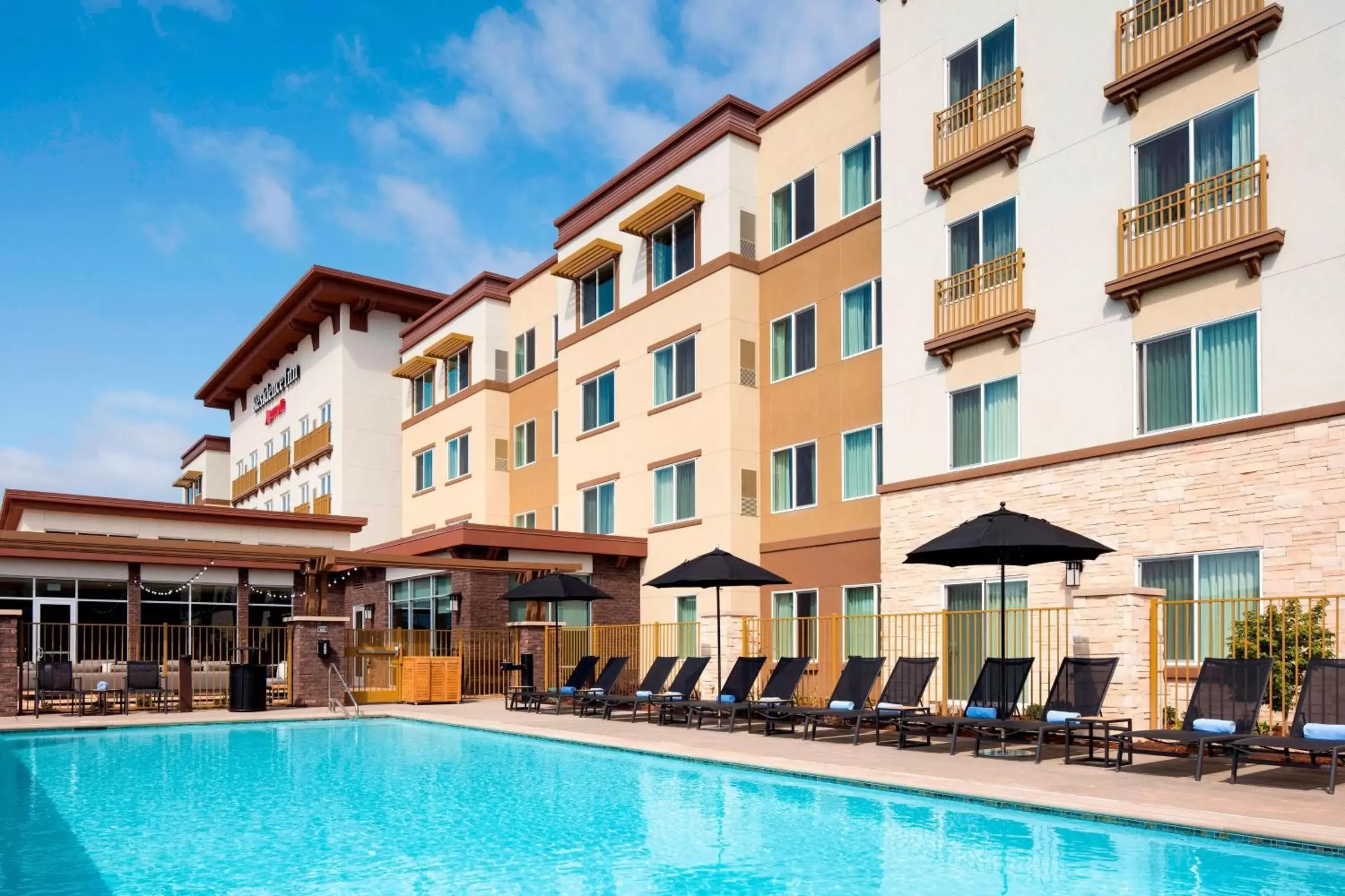 Swimming pool, Property Building in Residence Inn by Marriott Redwood City San Carlos