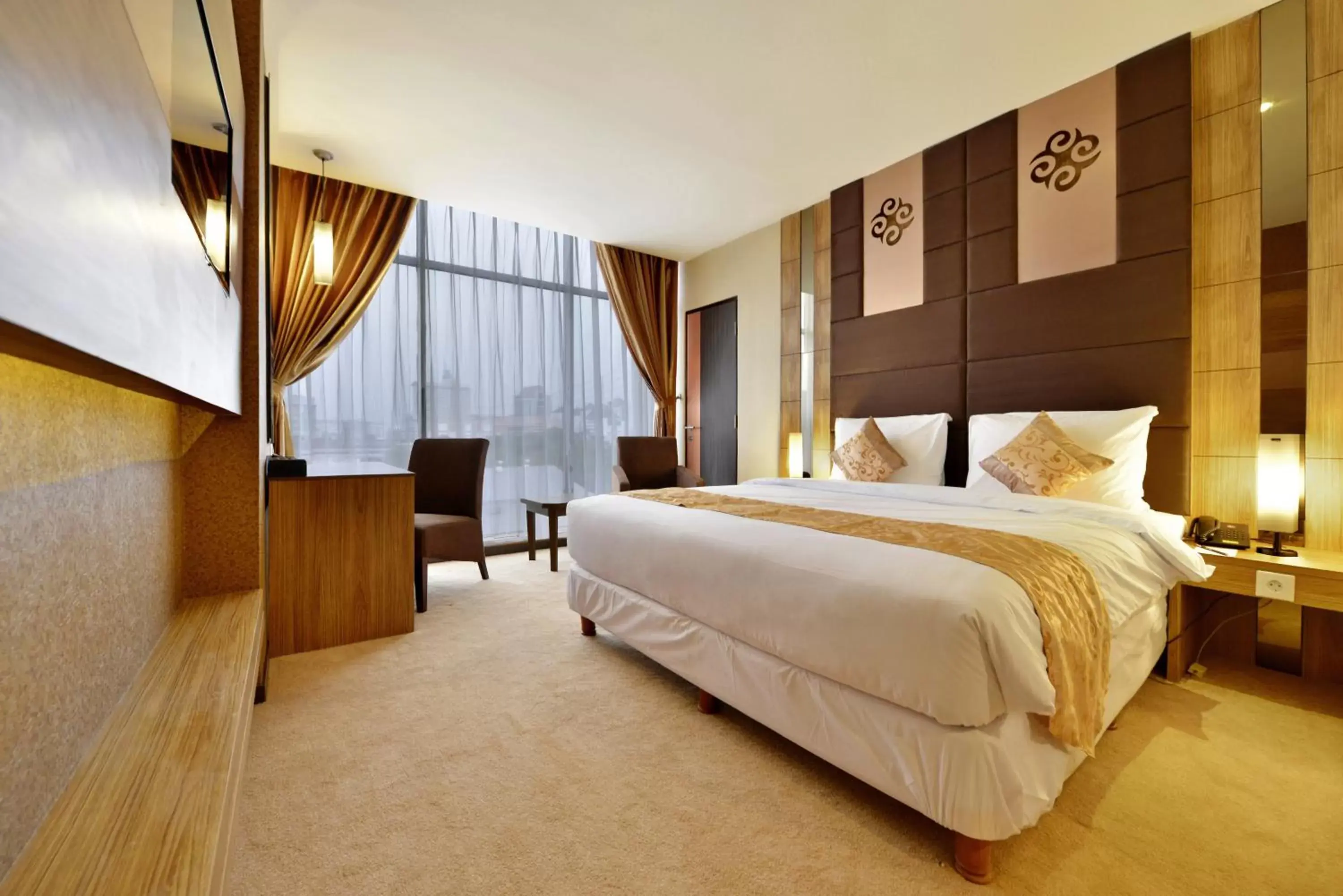 Bedroom, Bed in Grand Tjokro Jakarta