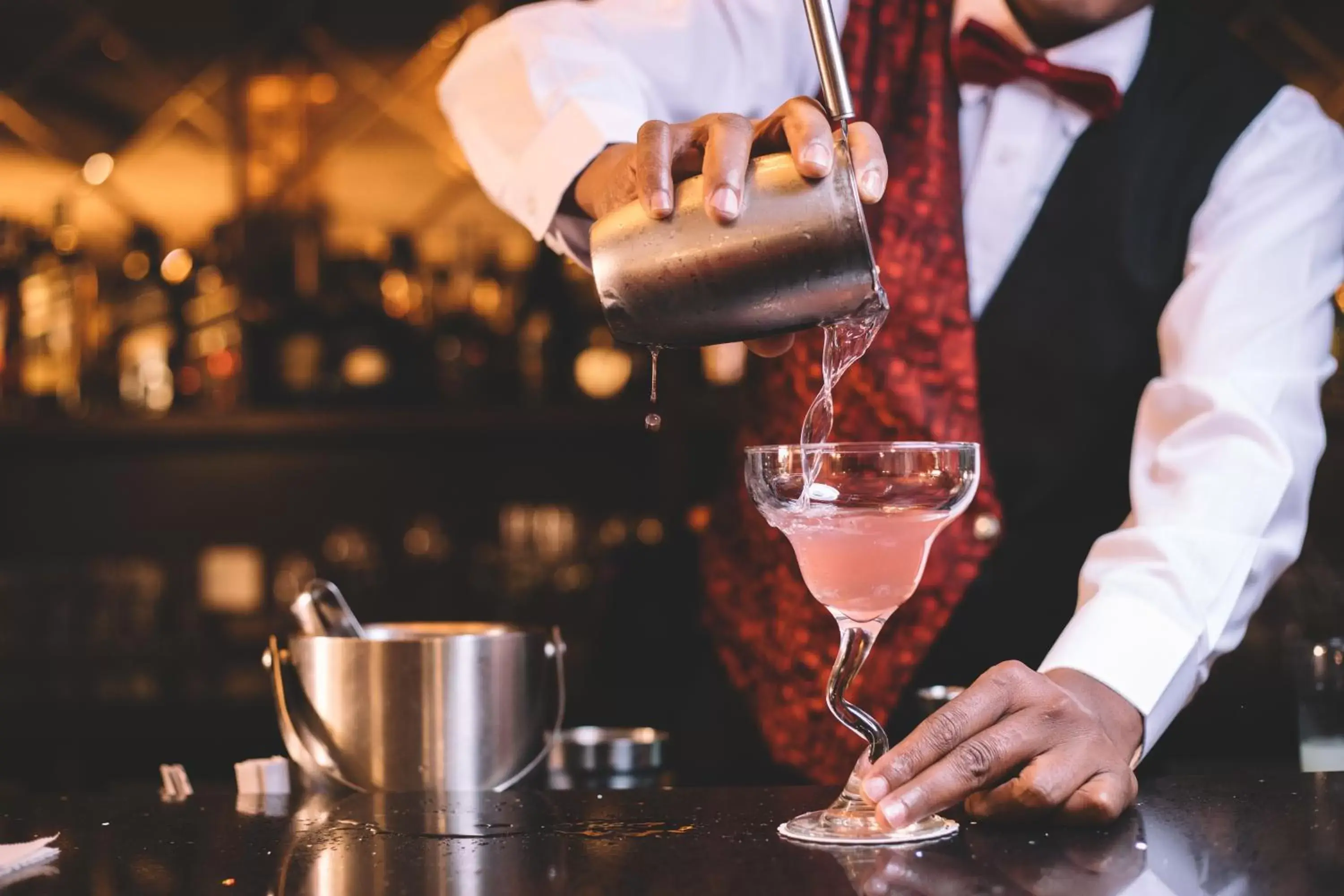 Lounge or bar in Golden Tulip Addis Ababa Lounge or bar in Golden Tulip Addis Ababa