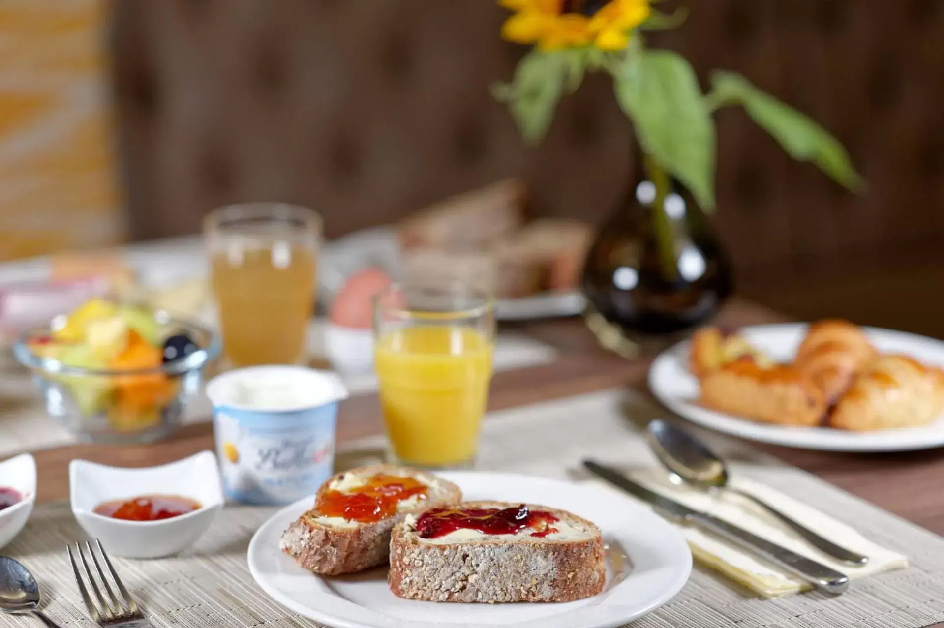 Breakfast in Hôtel Bon Rivage