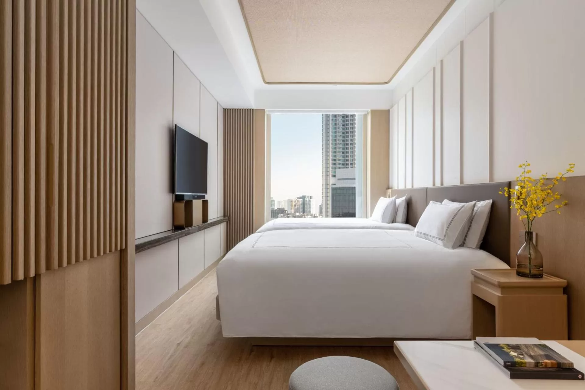 Bedroom, Bed in The Silveri Hotel Hong Kong - MGallery Collection