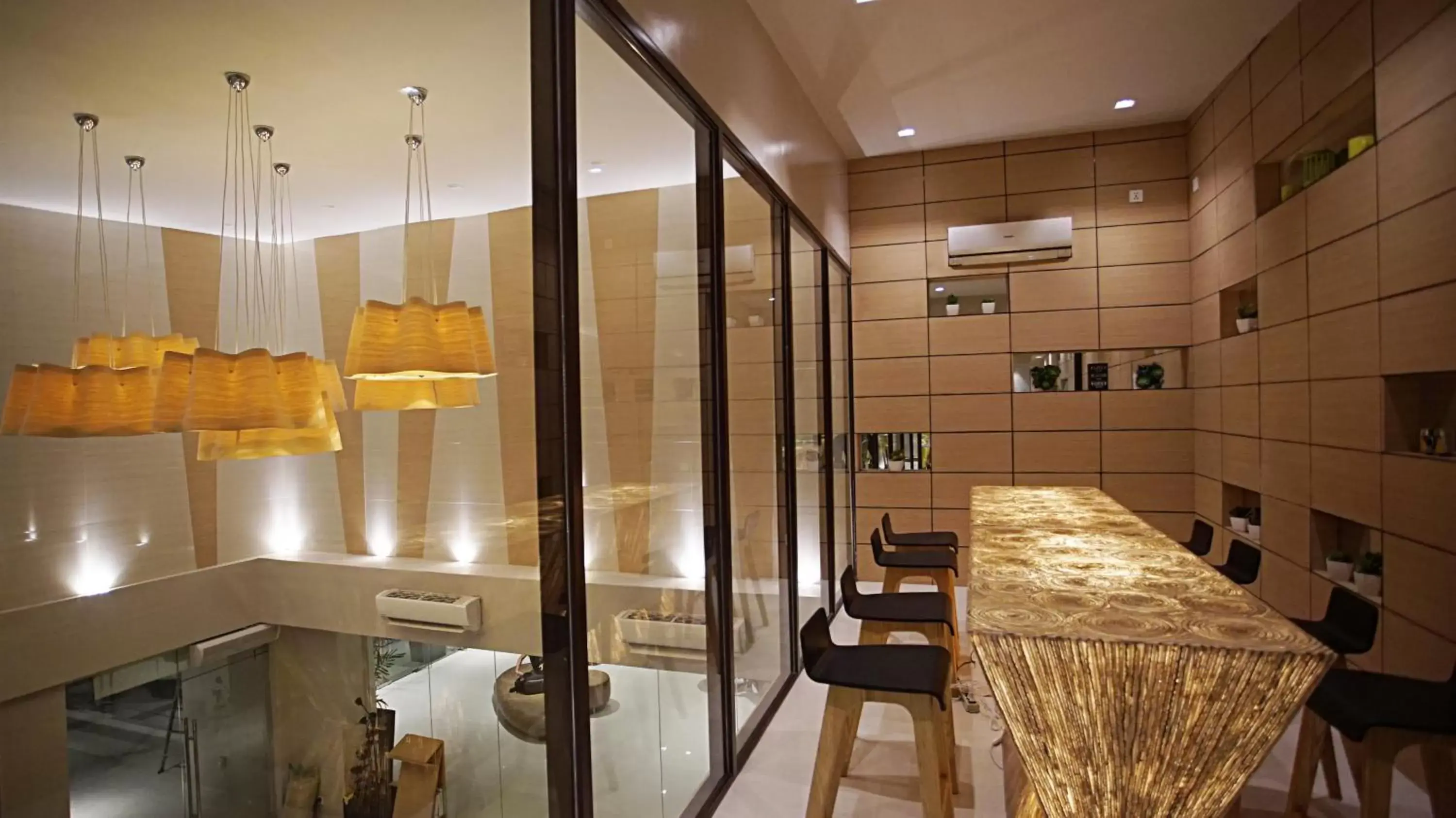 Restaurant/places to eat in Watergate Boutique Hotel Restaurant/places to eat in Watergate Boutique Hotel