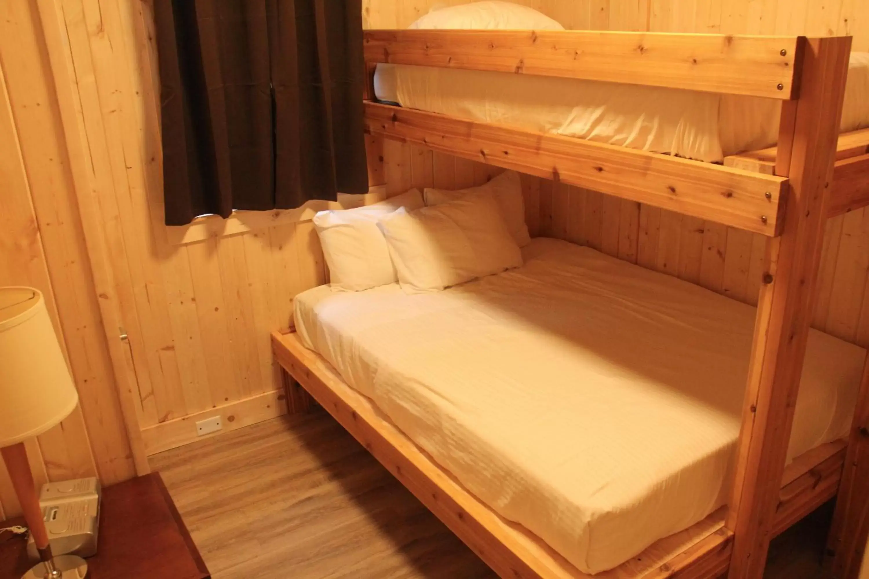 Bedroom, Bed in Manning Park Resort