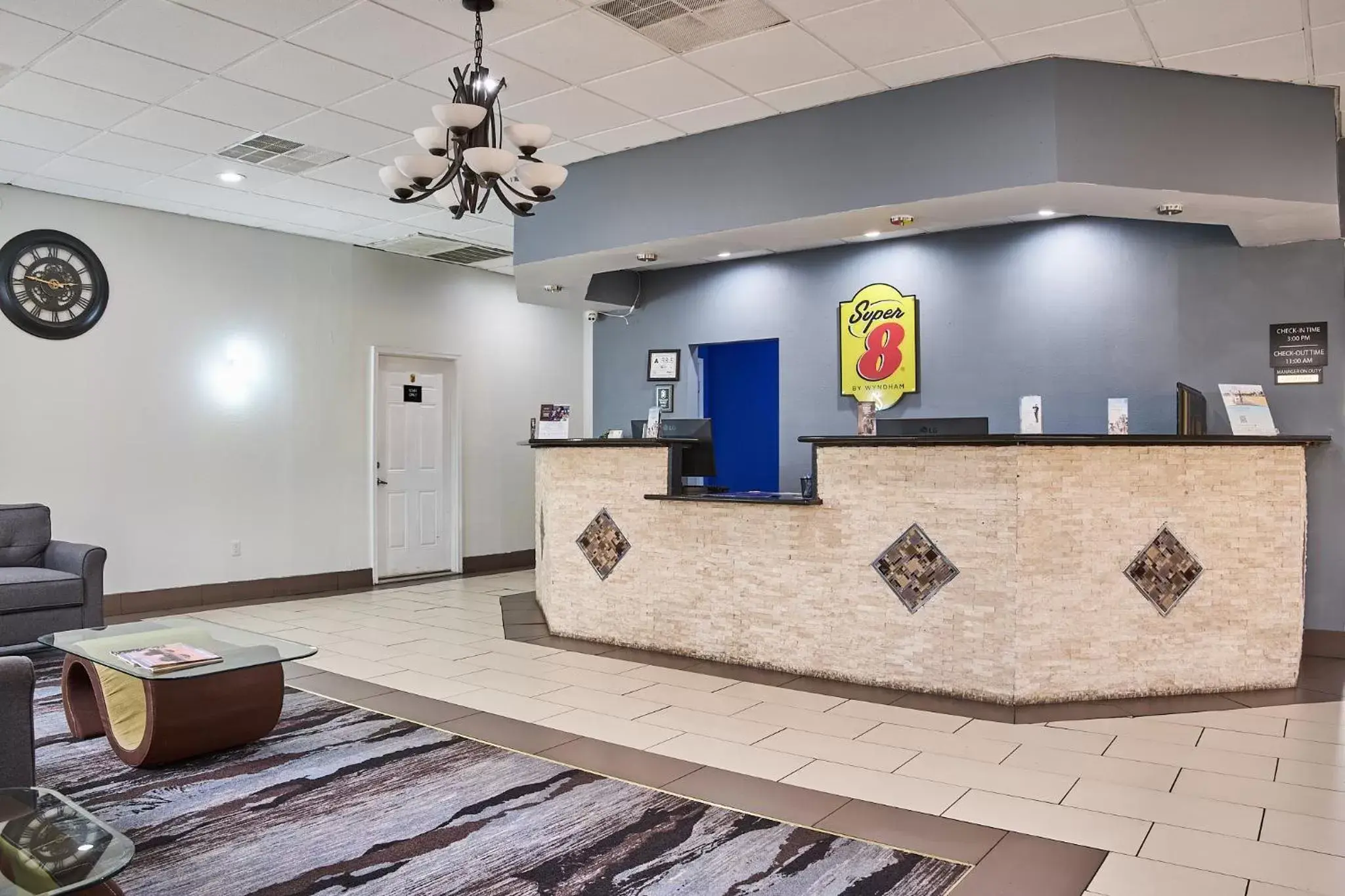 Lobby or reception, Lobby/Reception in Super 8 by Wyndham Garysburg/Roanoke Rapids