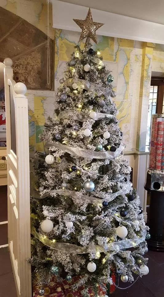 Decorative detail, Winter in Anglesey Arms