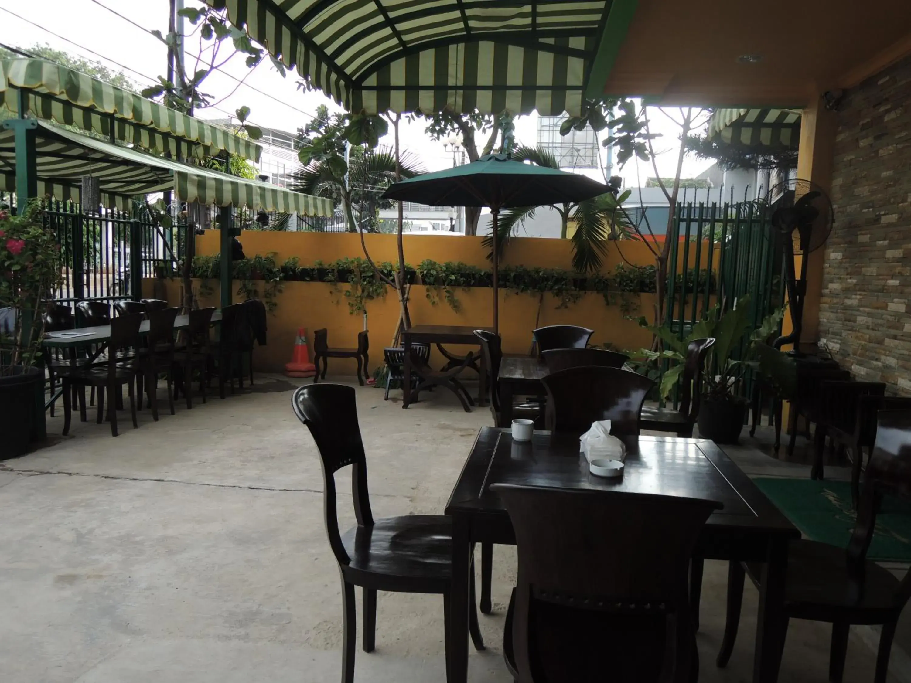 Restaurant/places to eat in Twins Hotel Restaurant/places to eat in Twins Hotel