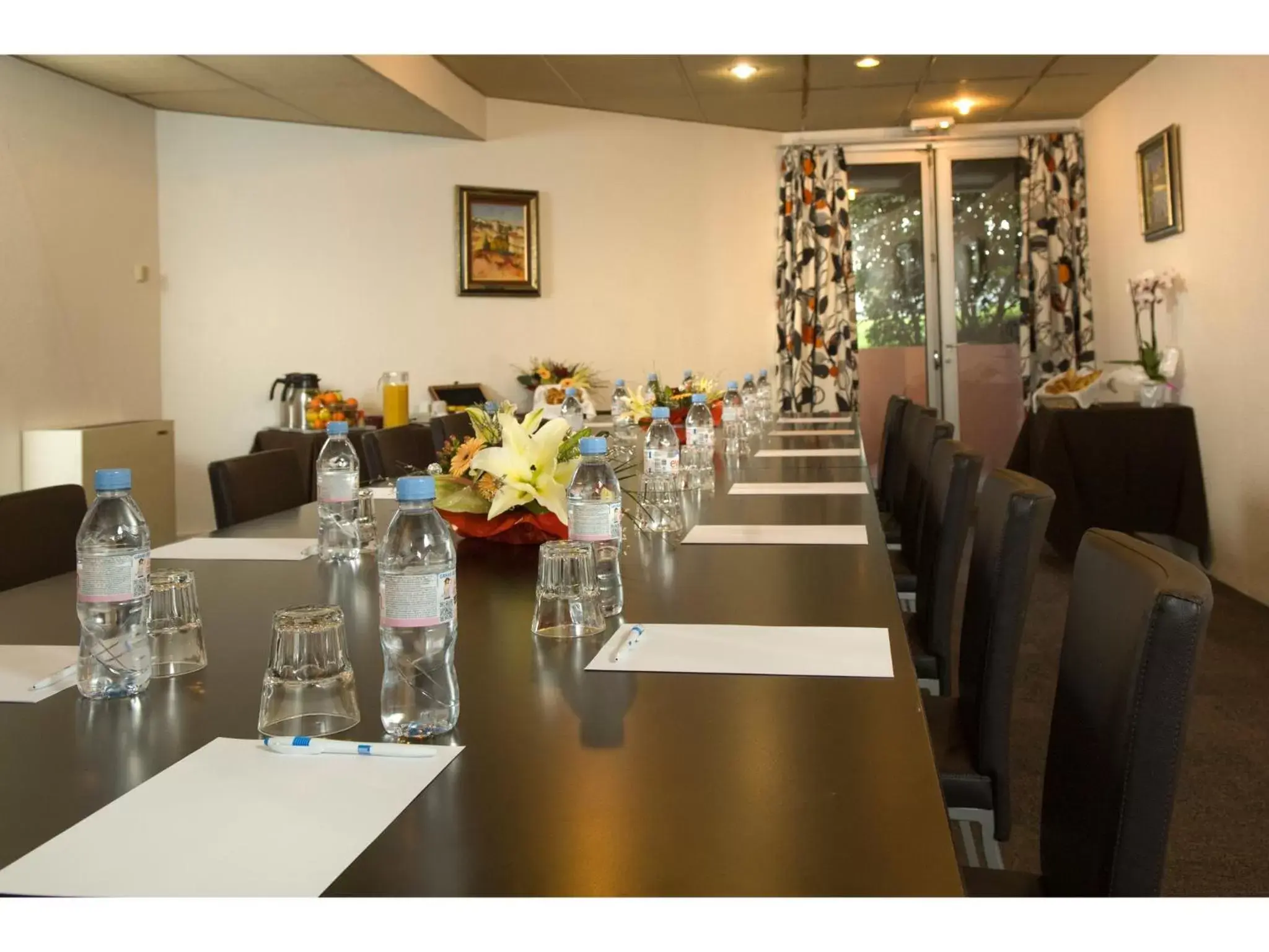 Business facilities, Restaurant/Places to Eat in Hôtel Du Baou