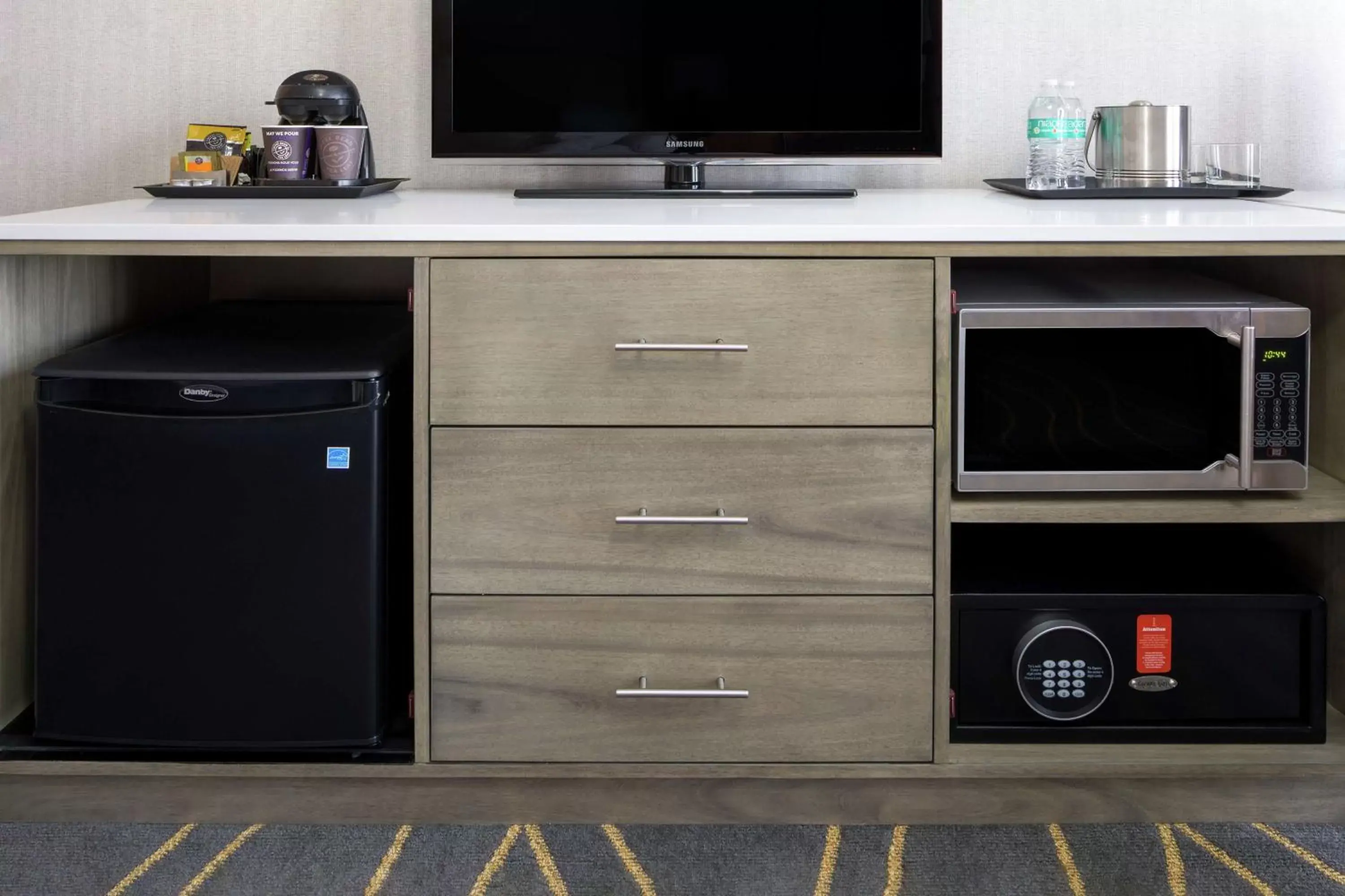 Bedroom, TV/Entertainment Center in DoubleTree by Hilton Portland, ME