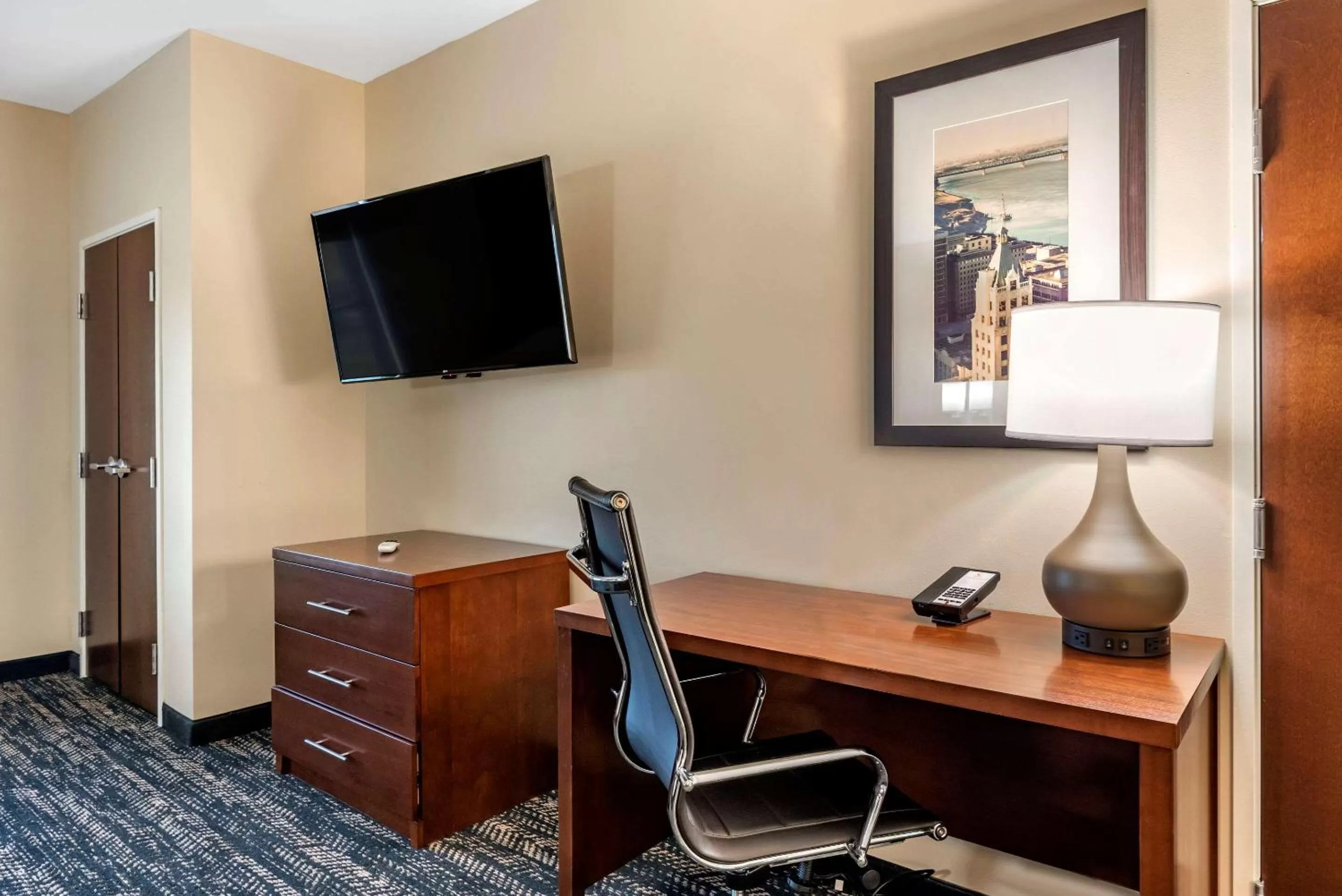 Photo of the whole room in Comfort Suites West Memphis I-40 I-55