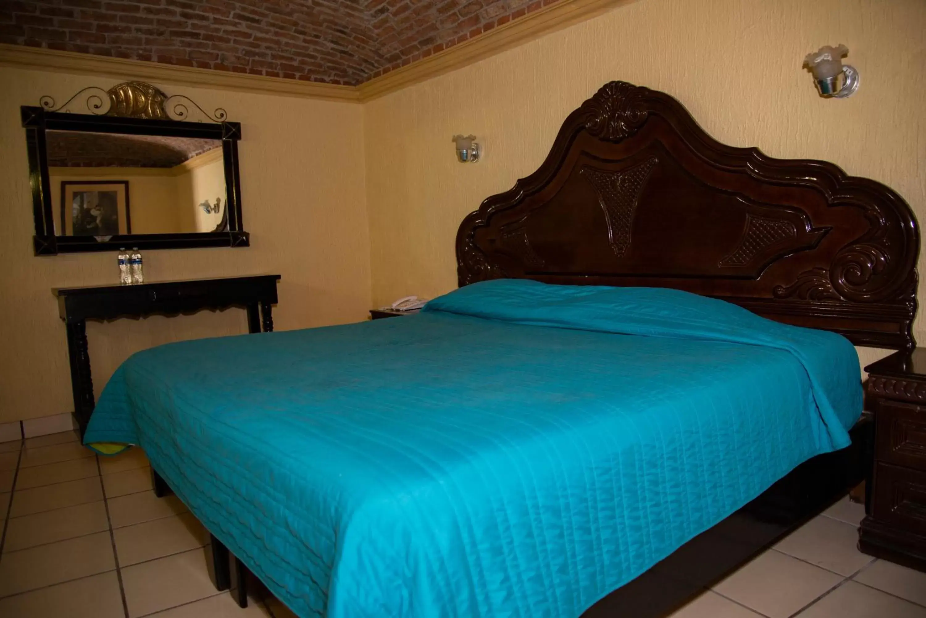 Photo of the whole room, Bed in Hotel Hacienda de Cobos