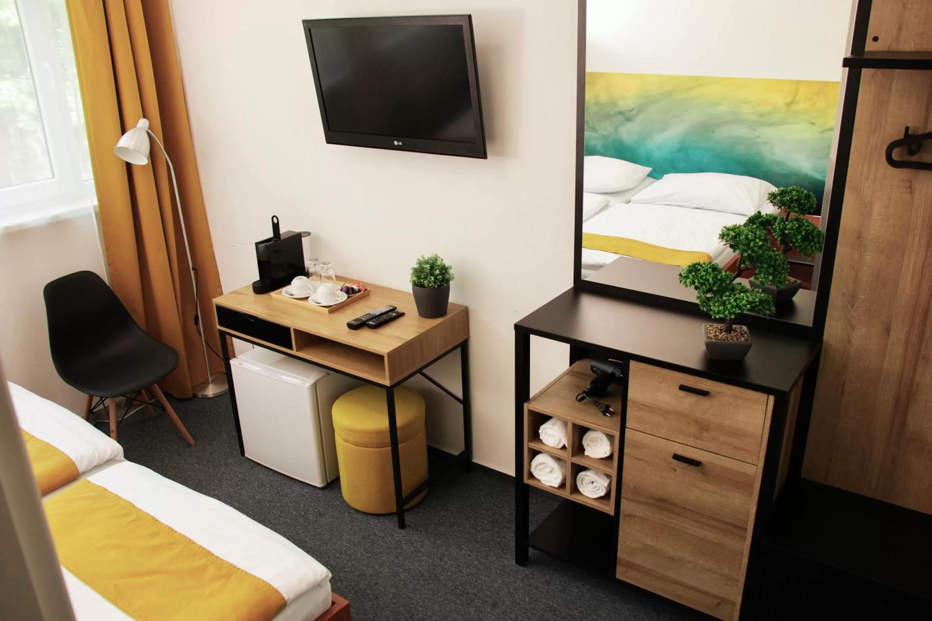 View (from property/room), TV/Entertainment Center in Hotel ATLAS