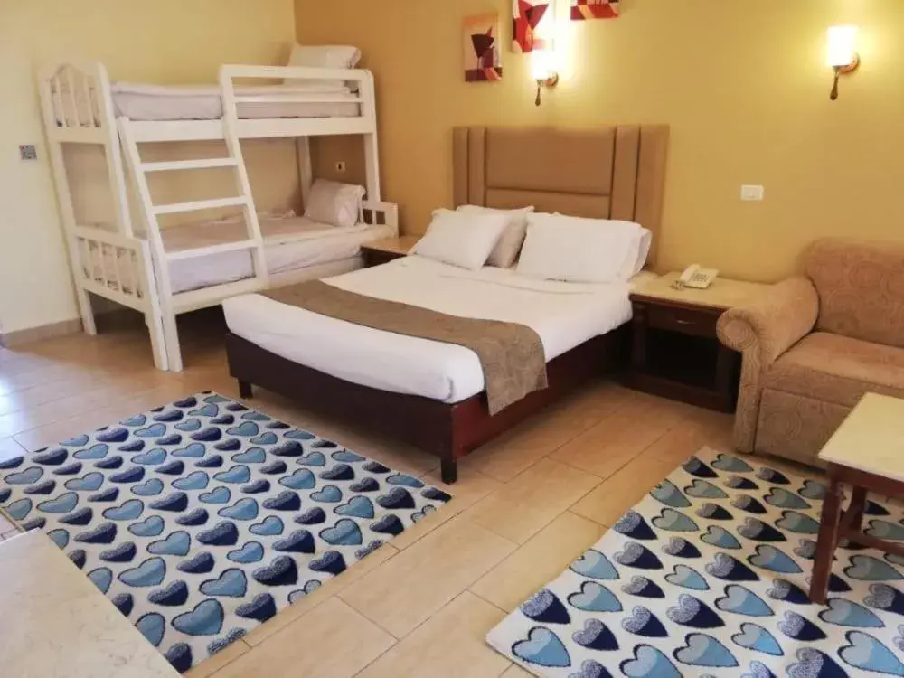 bunk bed in Regency Plaza Aqua Park and Spa Resort