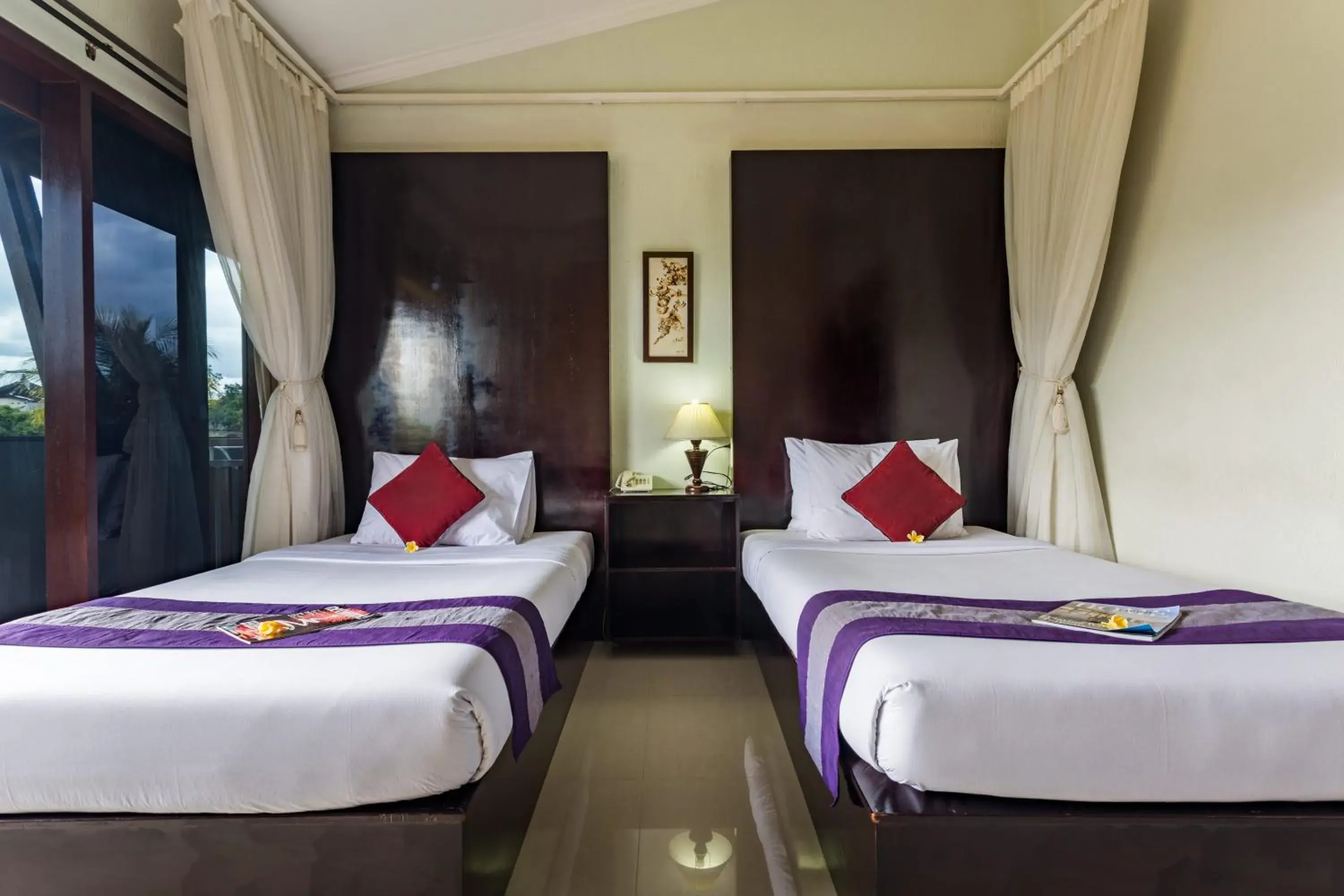 Bed in Anini Raka Resort & Spa