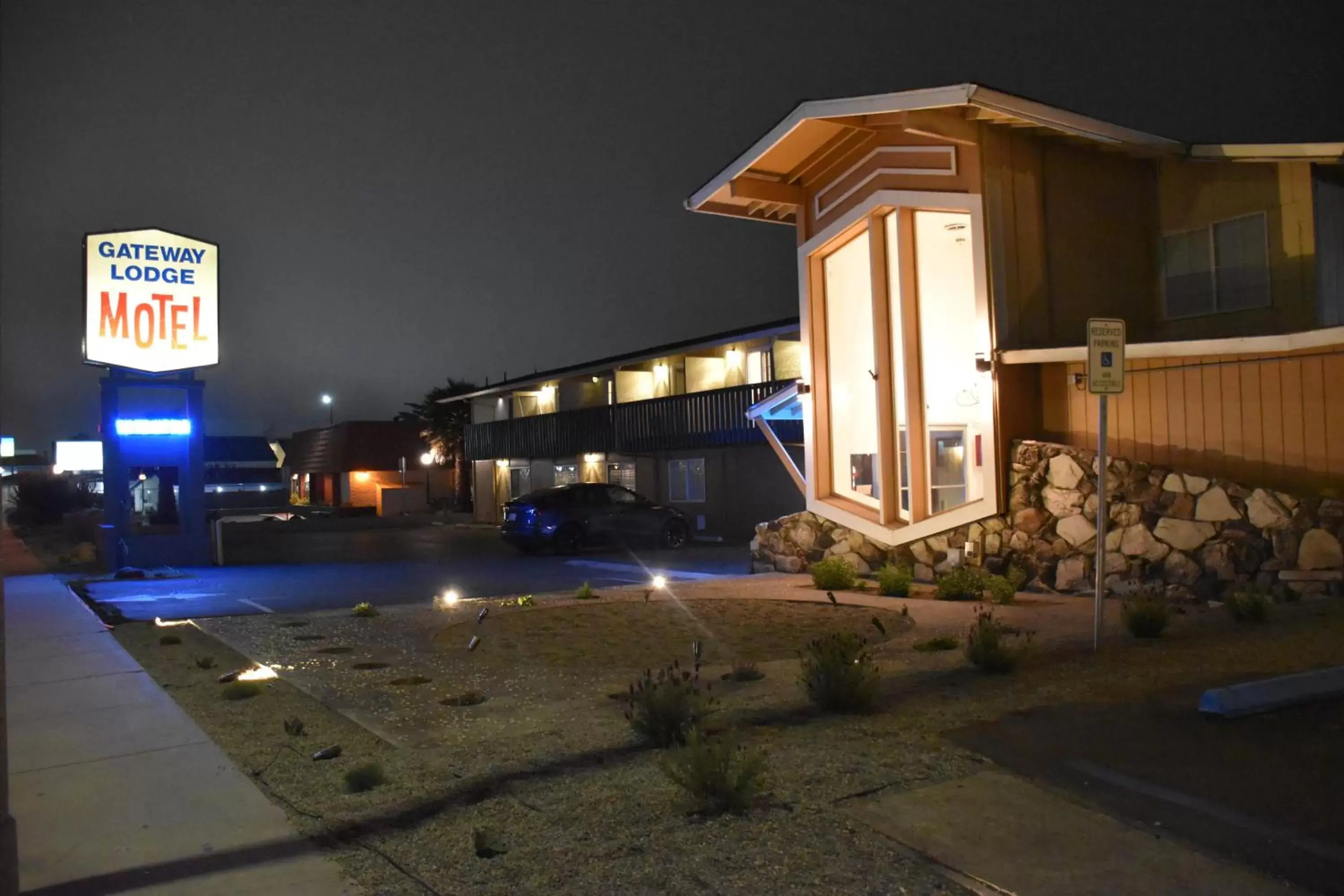 Street view, Property Building in Gateway Lodge