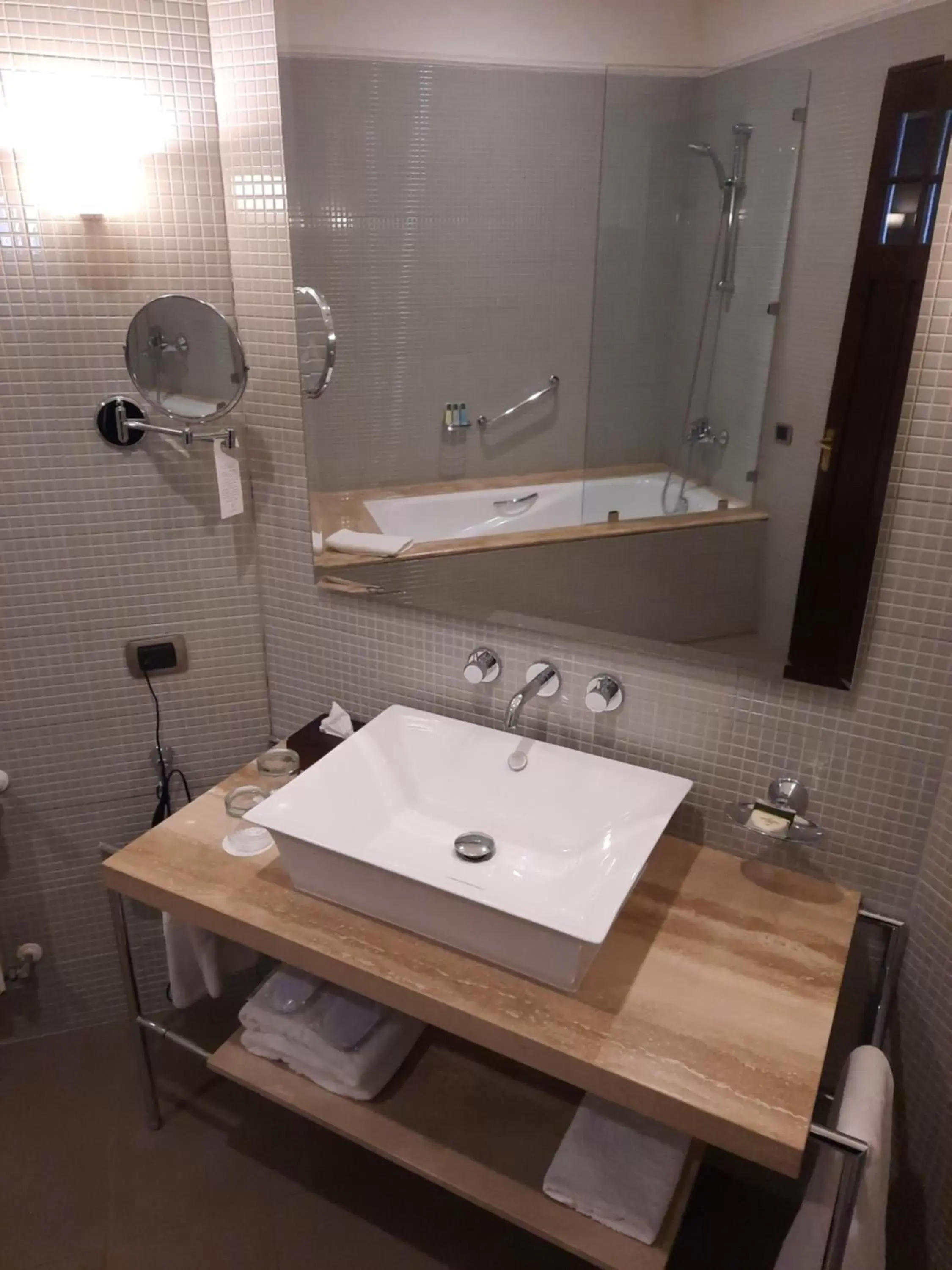 Bathroom in Hotel Casa Higueras