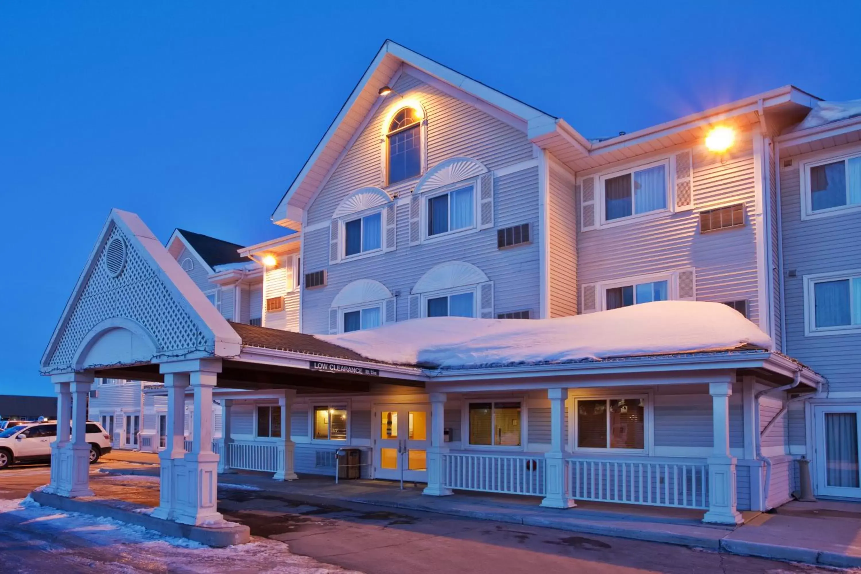 Facade/entrance, Property Building in Country Inn & Suites by Radisson, Saskatoon, SK