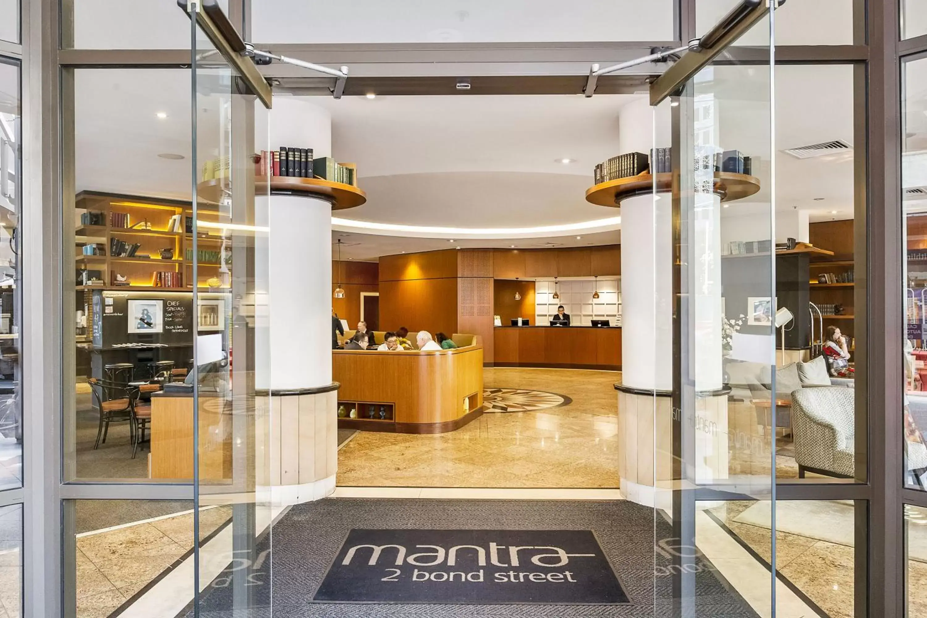 Facade/entrance in Mantra 2 Bond Street Facade/entrance in Mantra 2 Bond Street