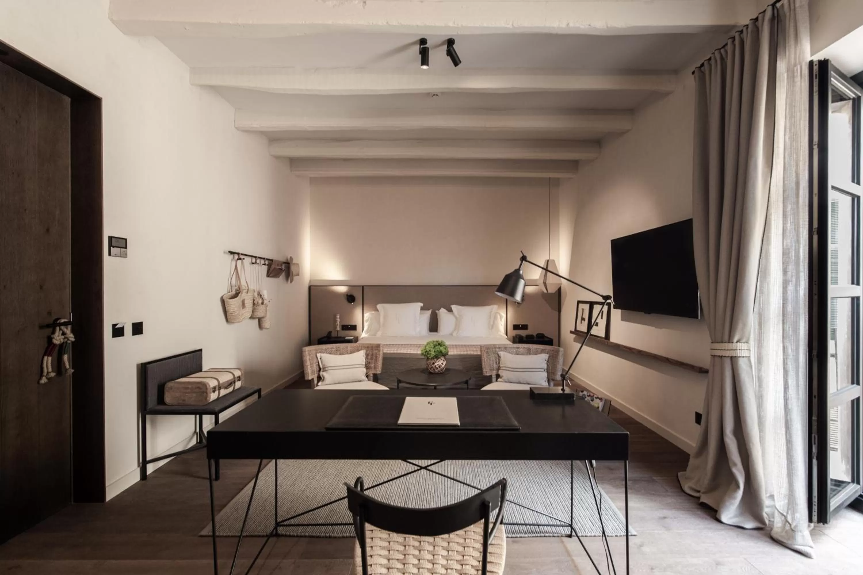 Photo of the whole room in Can Ferrereta