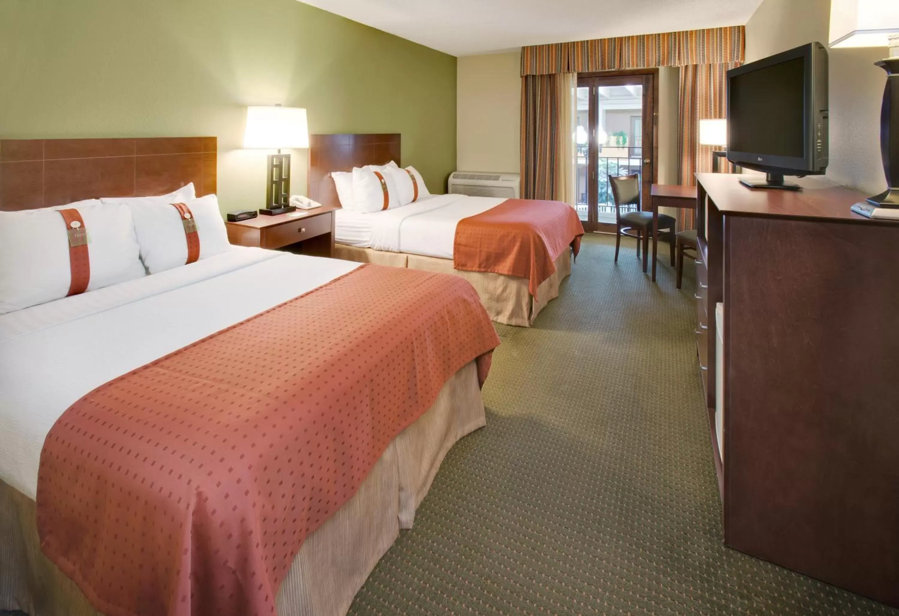 Photo of the whole room, Bed in Holiday Inn Austin Conference Center, an IHG Hotel