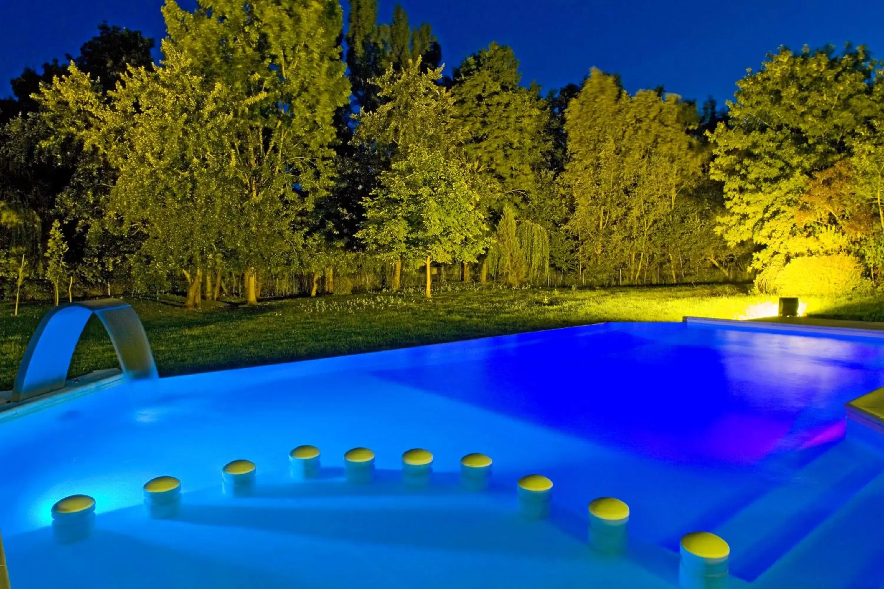 Swimming Pool in Kyriad Nantes Sud - Bouaye Aéroport