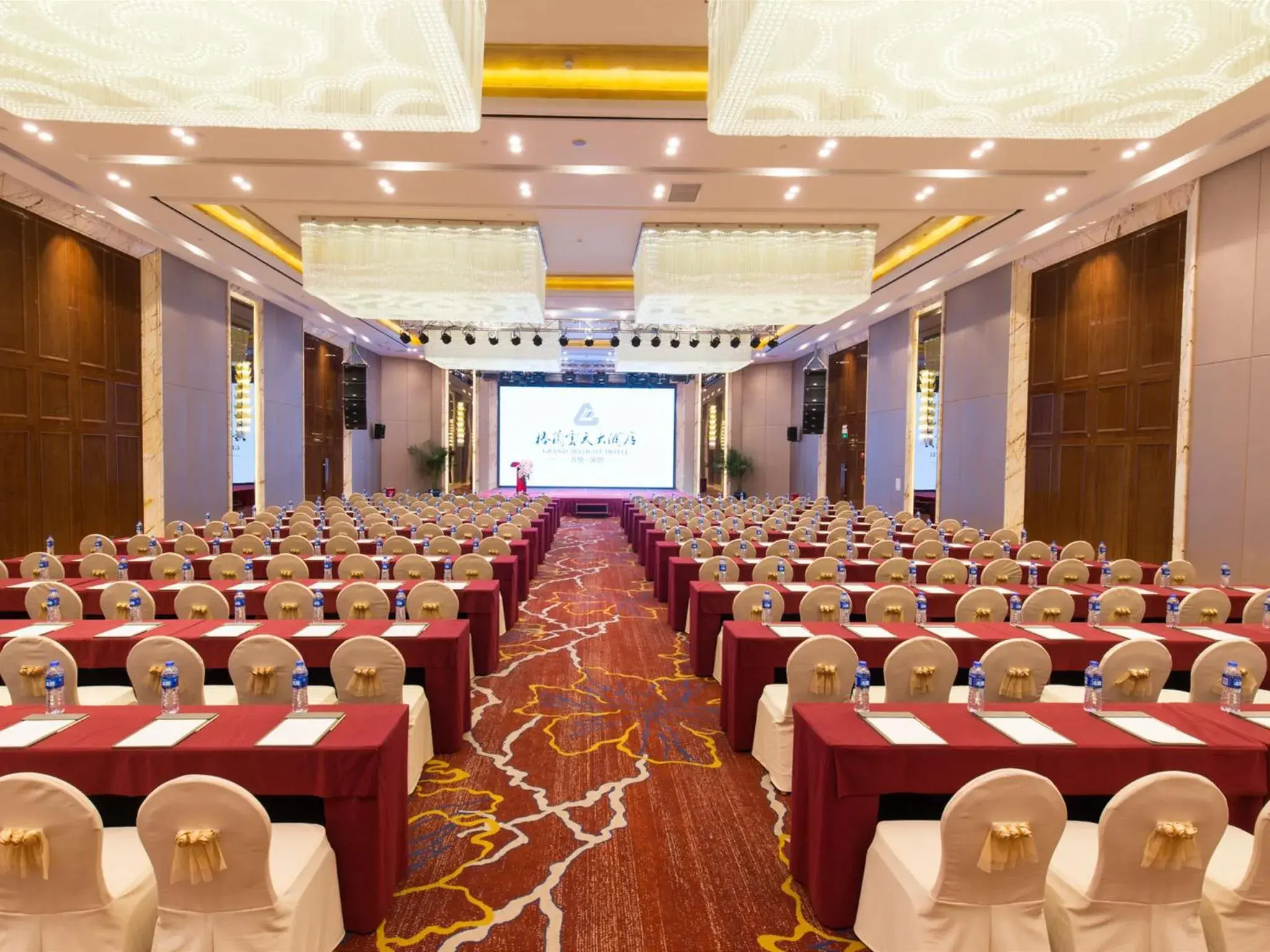 Meeting/conference room, Banquet Facilities in Wan Yue Grand Skylight Hotel