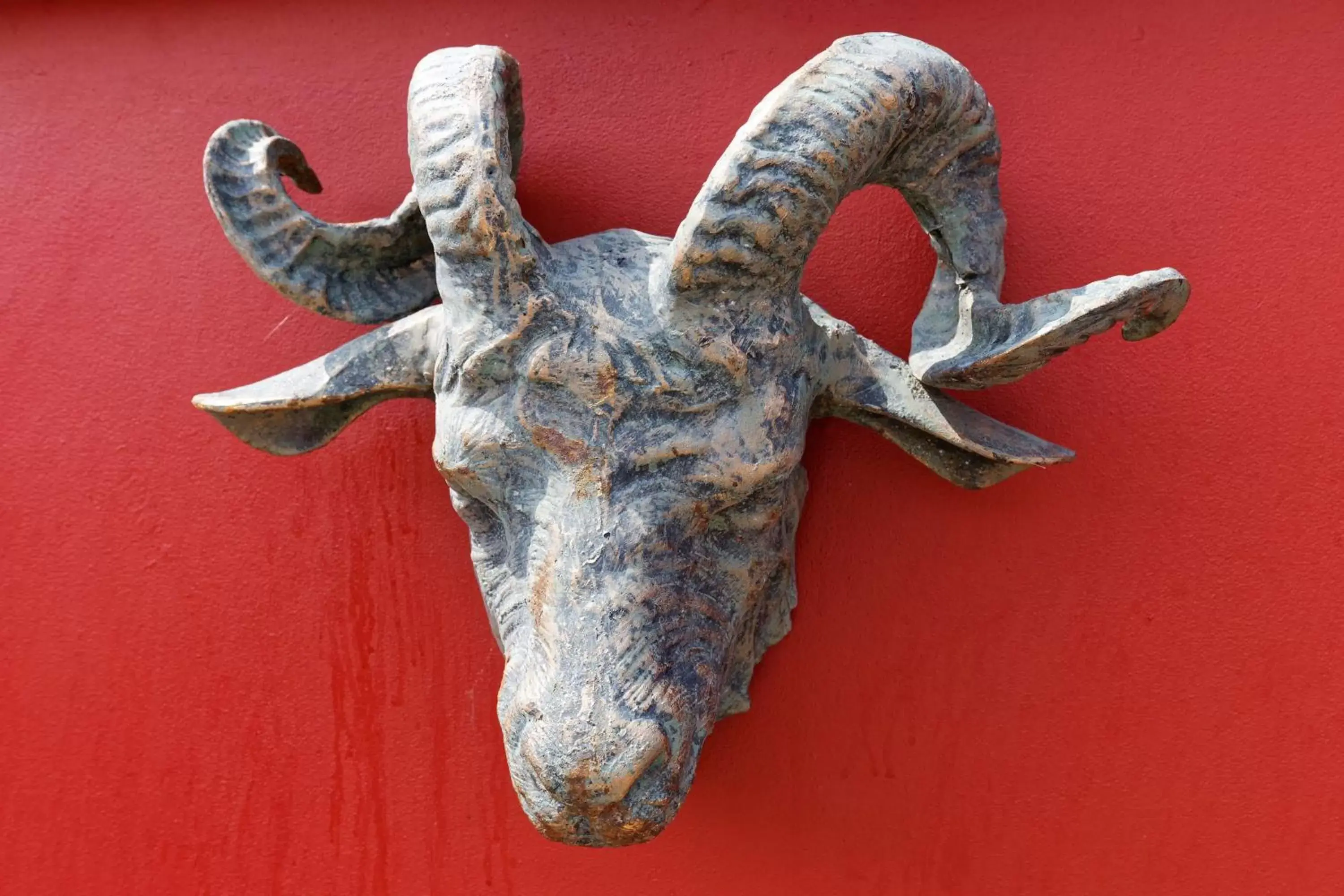 Decorative detail, Other Animals in Rams Head Inn