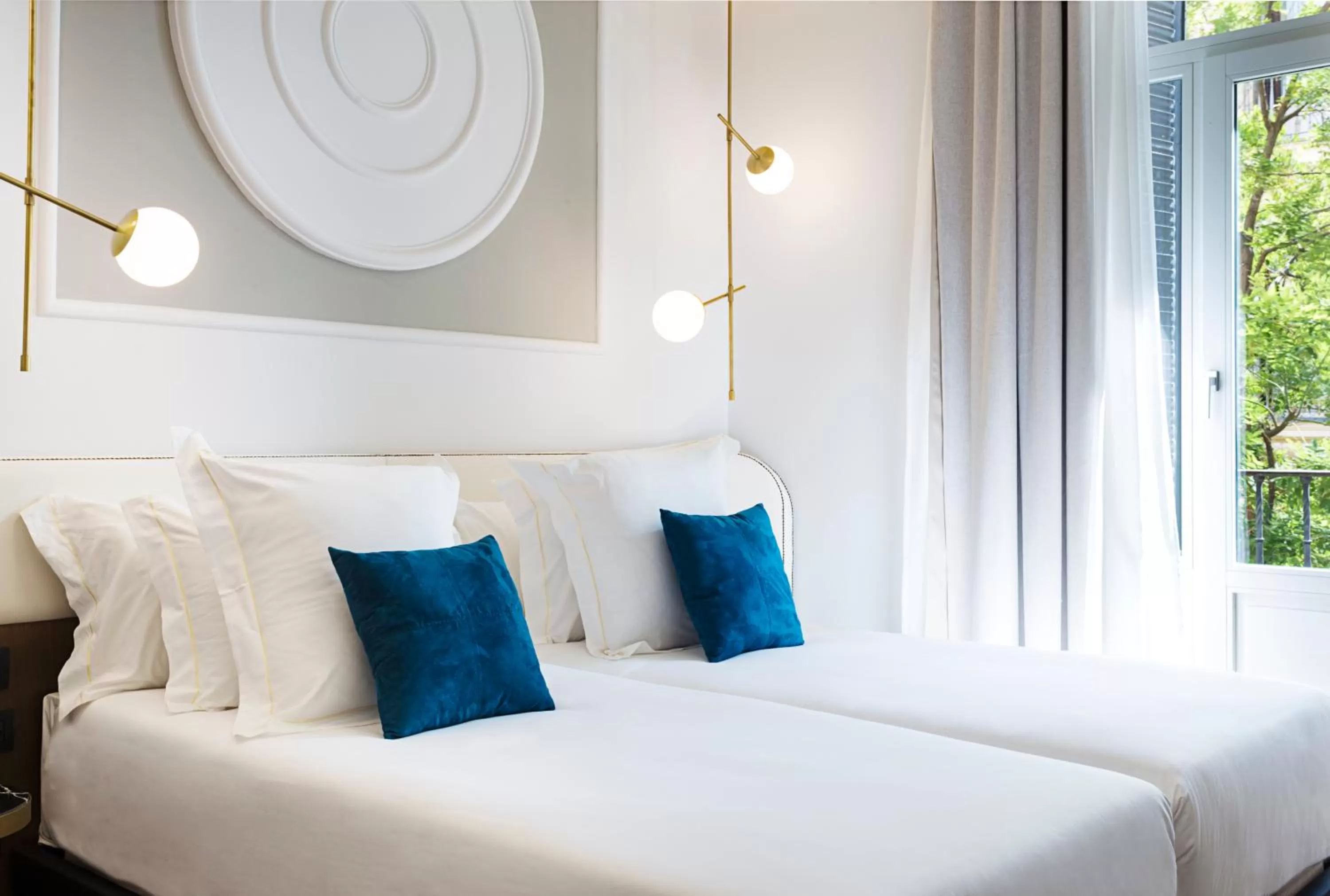 Bed in One Shot Fortuny