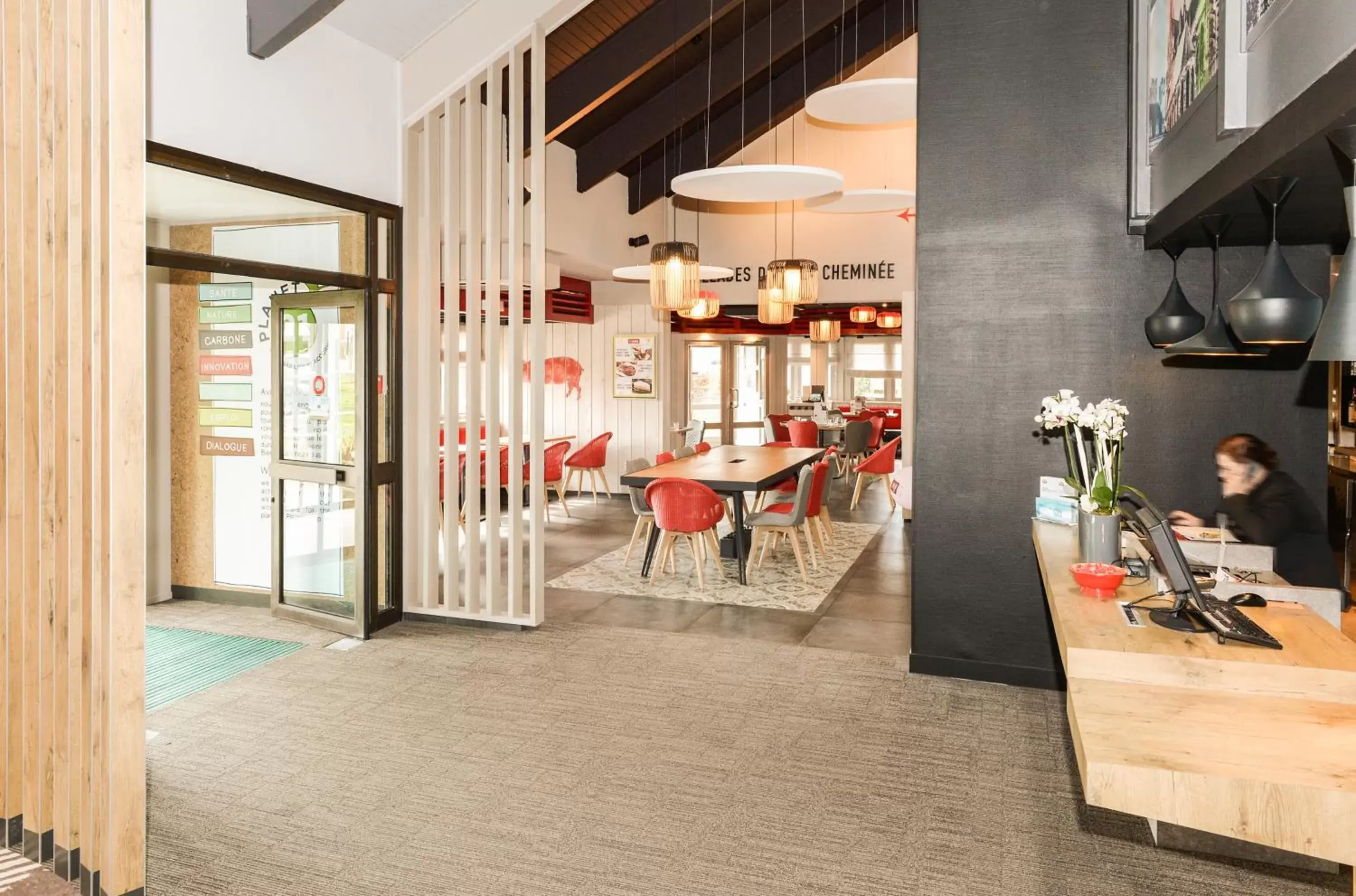 Lobby or reception in ibis Reims Tinqueux Lobby or reception in ibis Reims Tinqueux