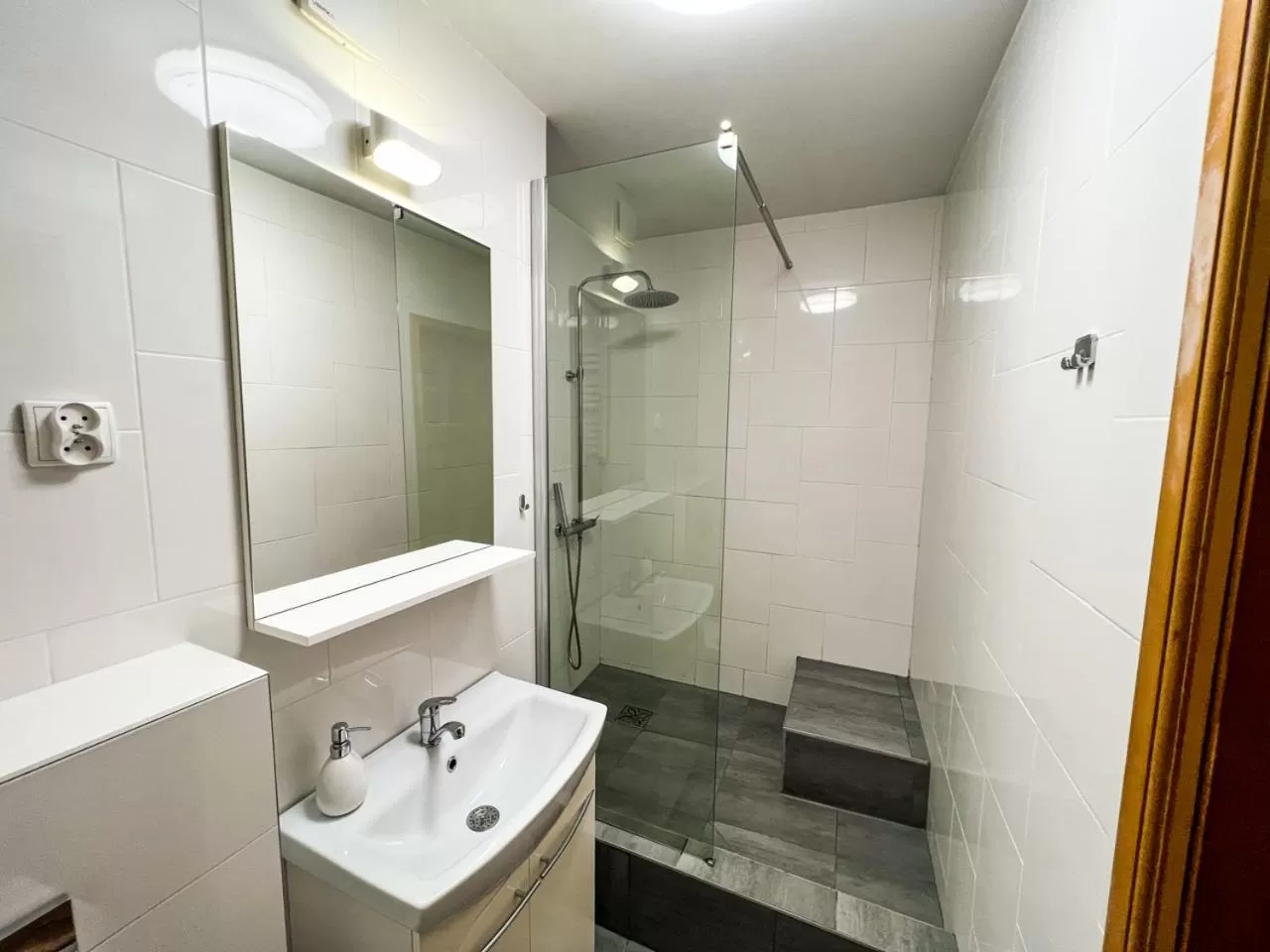 Shower in Willa Sonata - Apartamenty & Balia - Szklarska Poręba