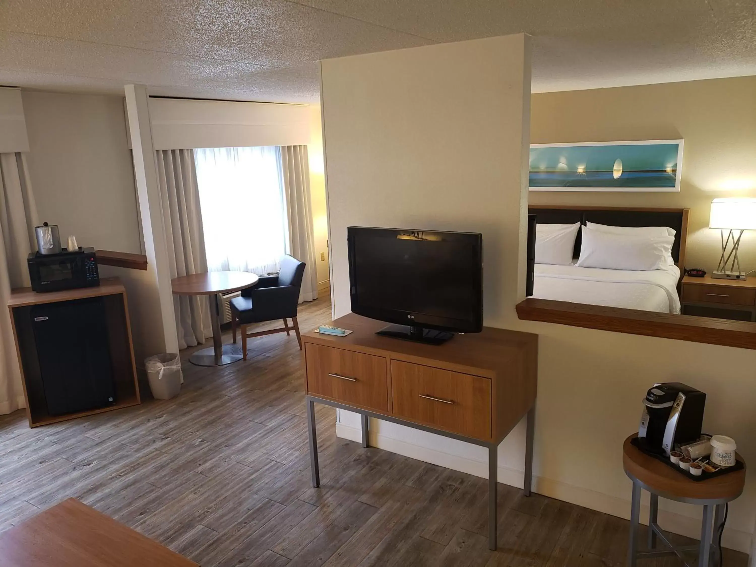 Photo of the whole room, TV/Entertainment Center in Holiday Inn Express Hotel Pittsburgh-North/Harmarville, an IHG Hotel