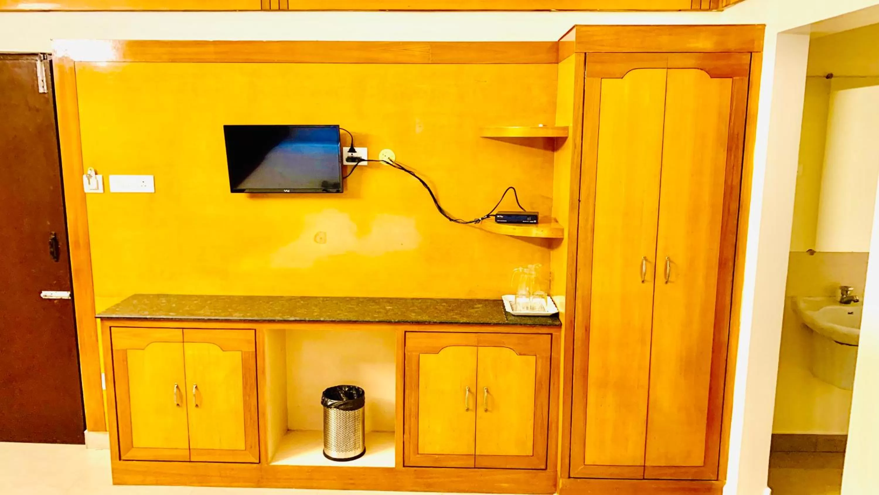 TV and multimedia in Half Moon Palace Chennai